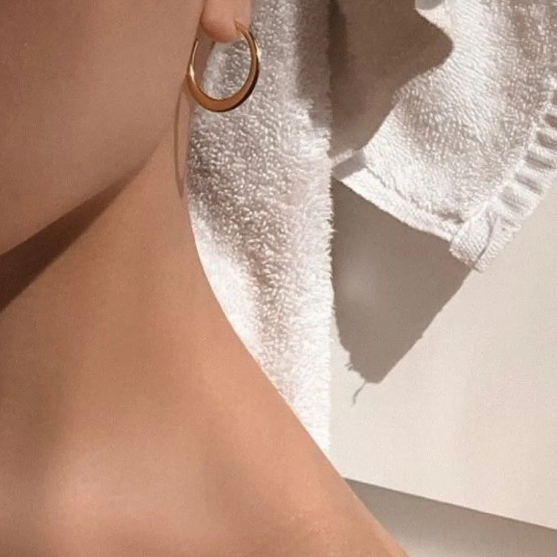 ✨Curious about Nefertiti Neck Lift✨
&bull;
&bull;
&bull;
The Nefertiti Neck Lift is a non-surgical
Botox&reg; treatment designed to lift and define the jawline and neck by relaxing muscles that contribute to sagging and jowling. This quick, minimally