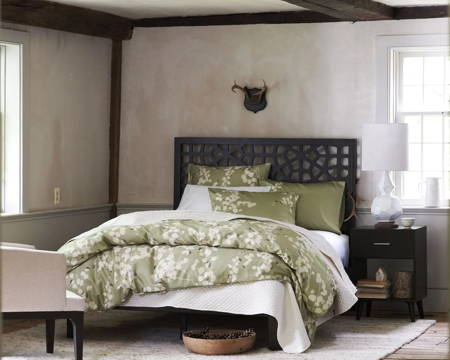 Bed1_FeatureV2_080_HERO.jpg