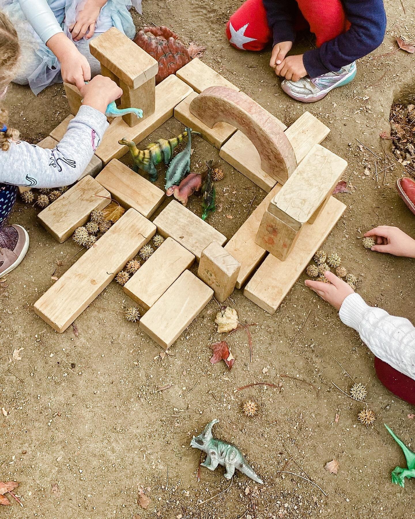 Did dinosaurs live in cities? These do! 🦖🦕🏙

Image Description: Four students are gathered around a wooden block &ldquo;city&rdquo; with dinosaurs in the middle and scattered gum balls from a tree.

#preschool #preschoolActivities #EarlyChildhoodE