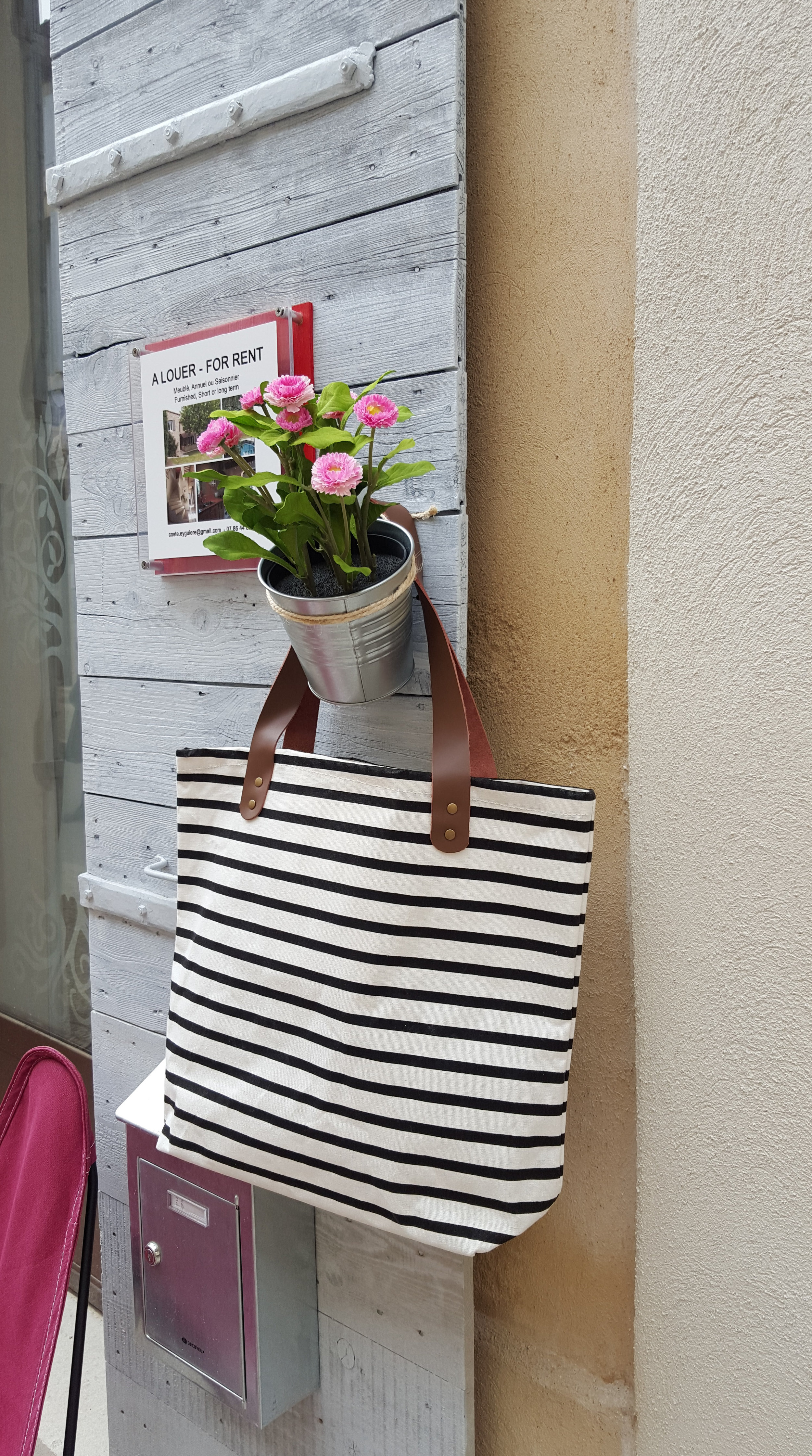 inviting storefront in provence _bag.jpg