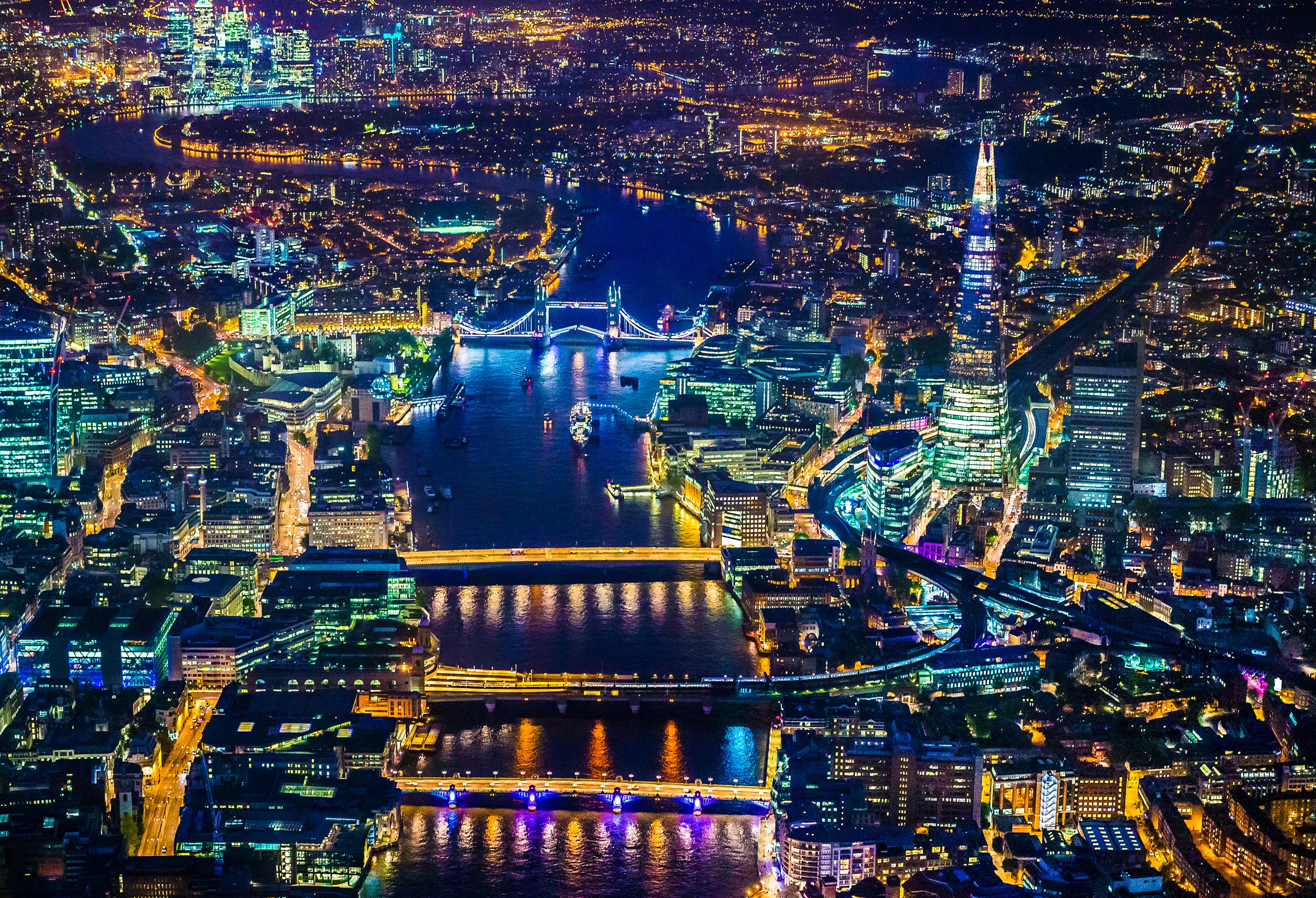 LONDON_D7T1768_v2_CROP.jpg