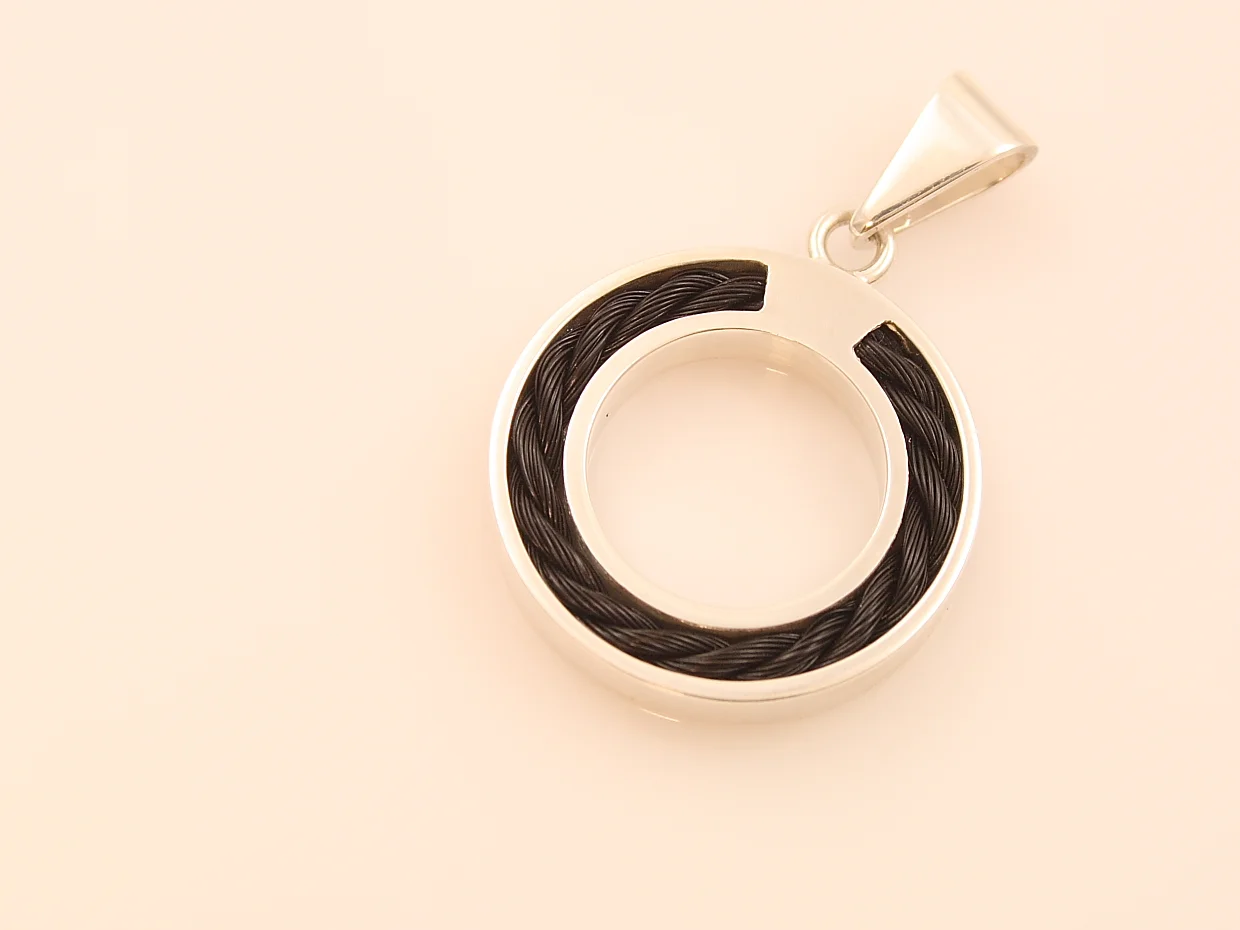 Equinelox EQ160, Horsehair Infinity Pendant