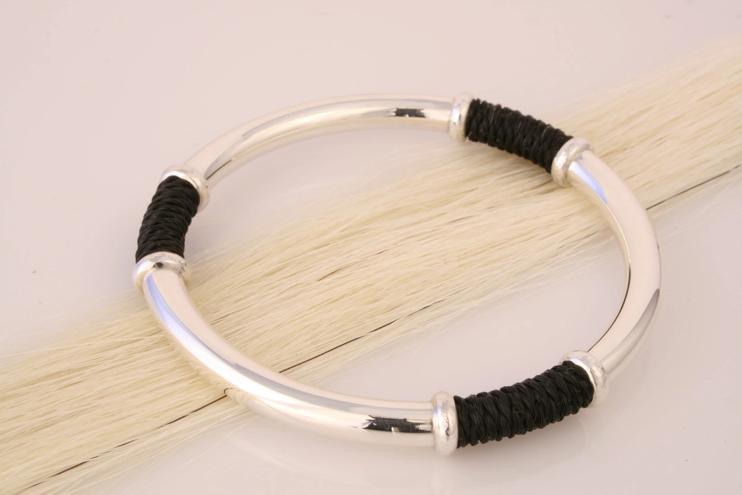 Equinelox EQ110, Horsehair Bangle