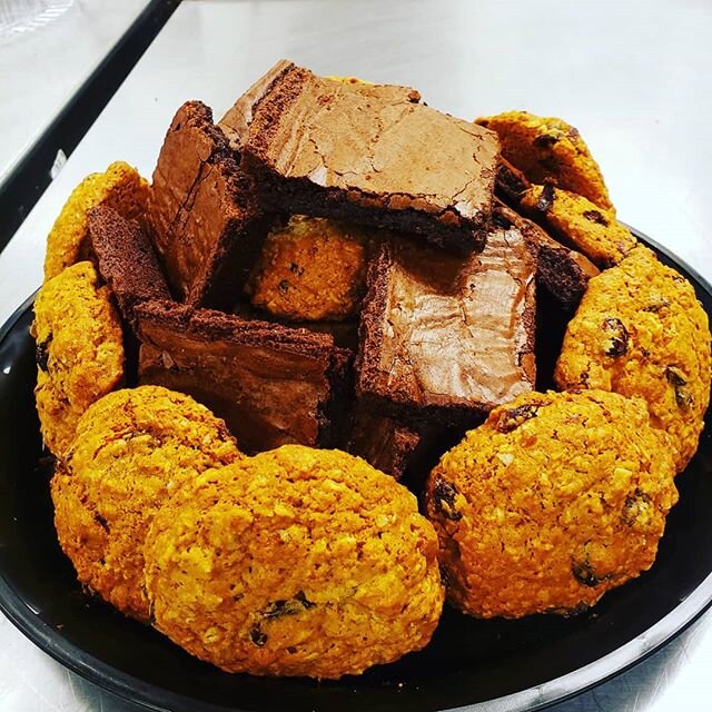 Brownies and Oatmeal raisin cranberry cookies platter for pinke's Eats. #cookies #catering #thisismadeindc #brownies #unionkitchen #womanownedbusiness
