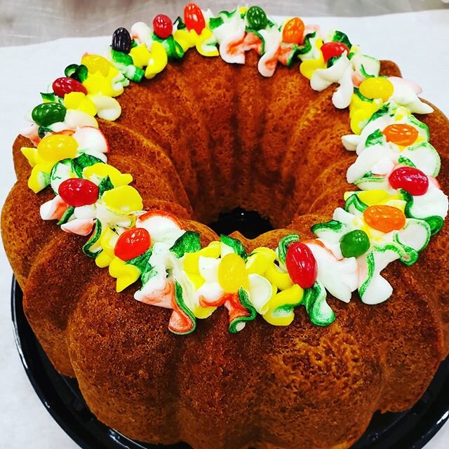 Happy Easter!!!! #buttermilkpoundcake #sweettreats #thisismadeindc #easter