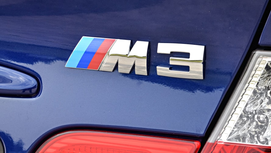 E46 M3 ZCP IB Rear Trunk Emblem.png