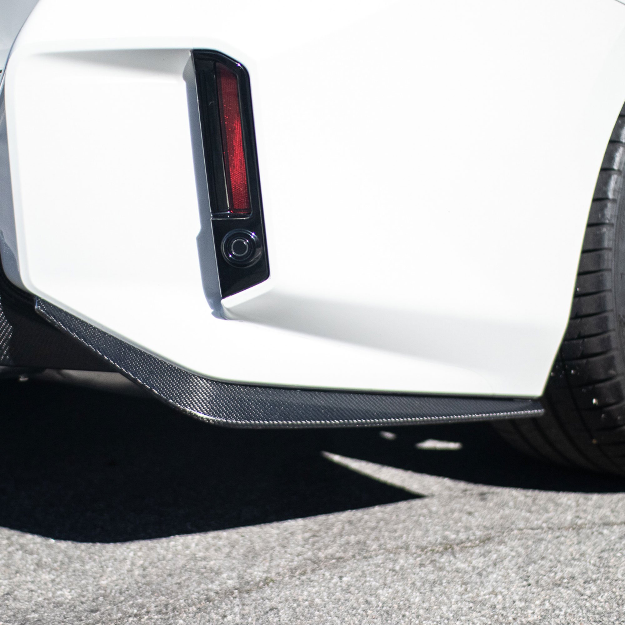 G87M2RRSPL-SUV-1.jpg