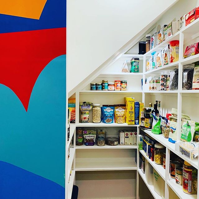 I&rsquo;ll tell you swipe swipe swipe 👉🏼 but I&rsquo;m also going to share an 👇🏼
Organizing Reality Check! 
Not every pantry is alike! Gasp! 😲
.
Seems obvious? Maybe, but we get caught up in trying to match the Pinterest pantry (while albeit lov