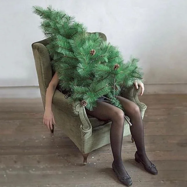 The tree isn&rsquo;t the only thing getting lit this Christmas. 
Via @iosonopipo 
#reesitocreative