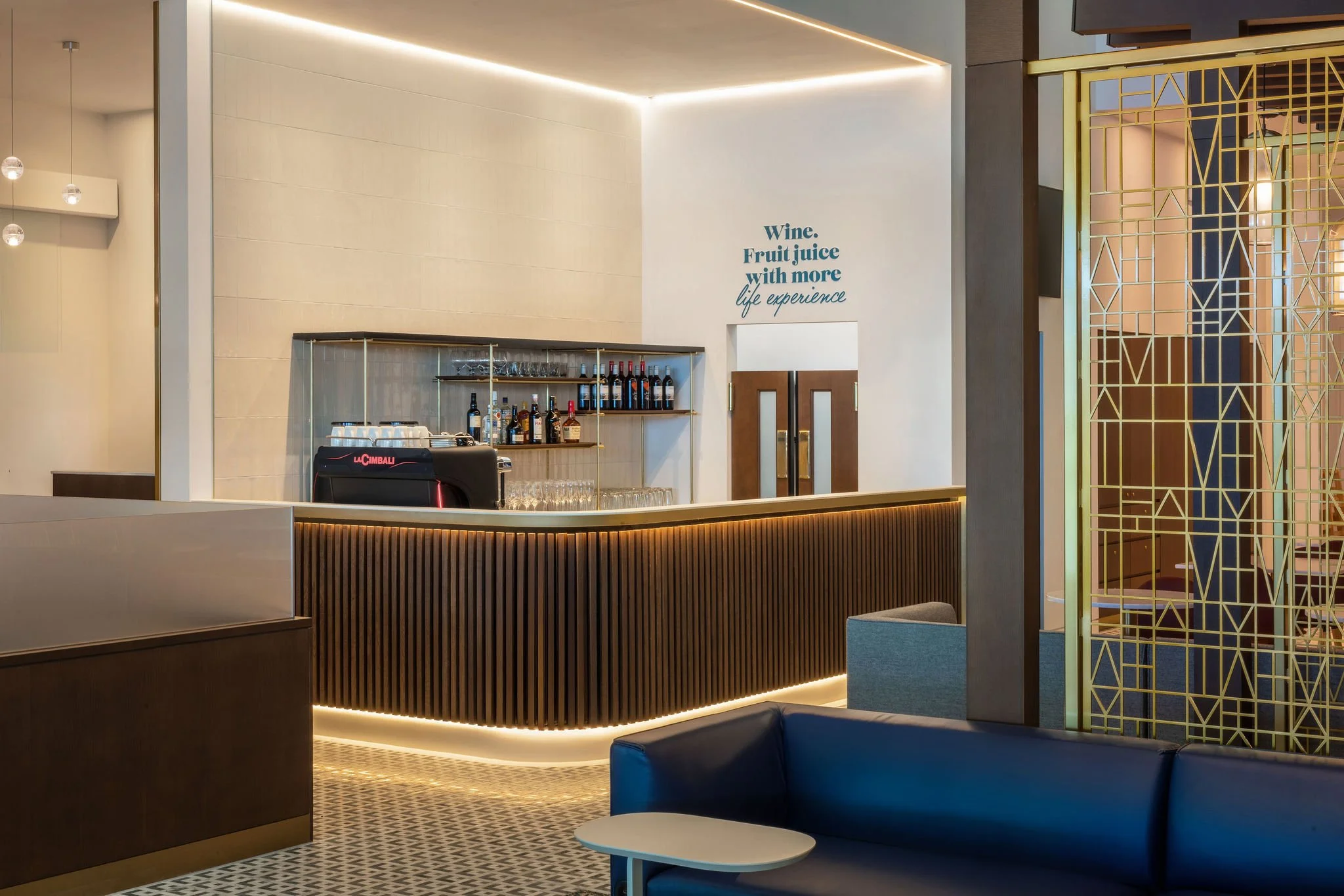 Tanika-Blair-Photography-Escape-Lounges-Brisbane-Internatitonal-Airport-7.jpg
