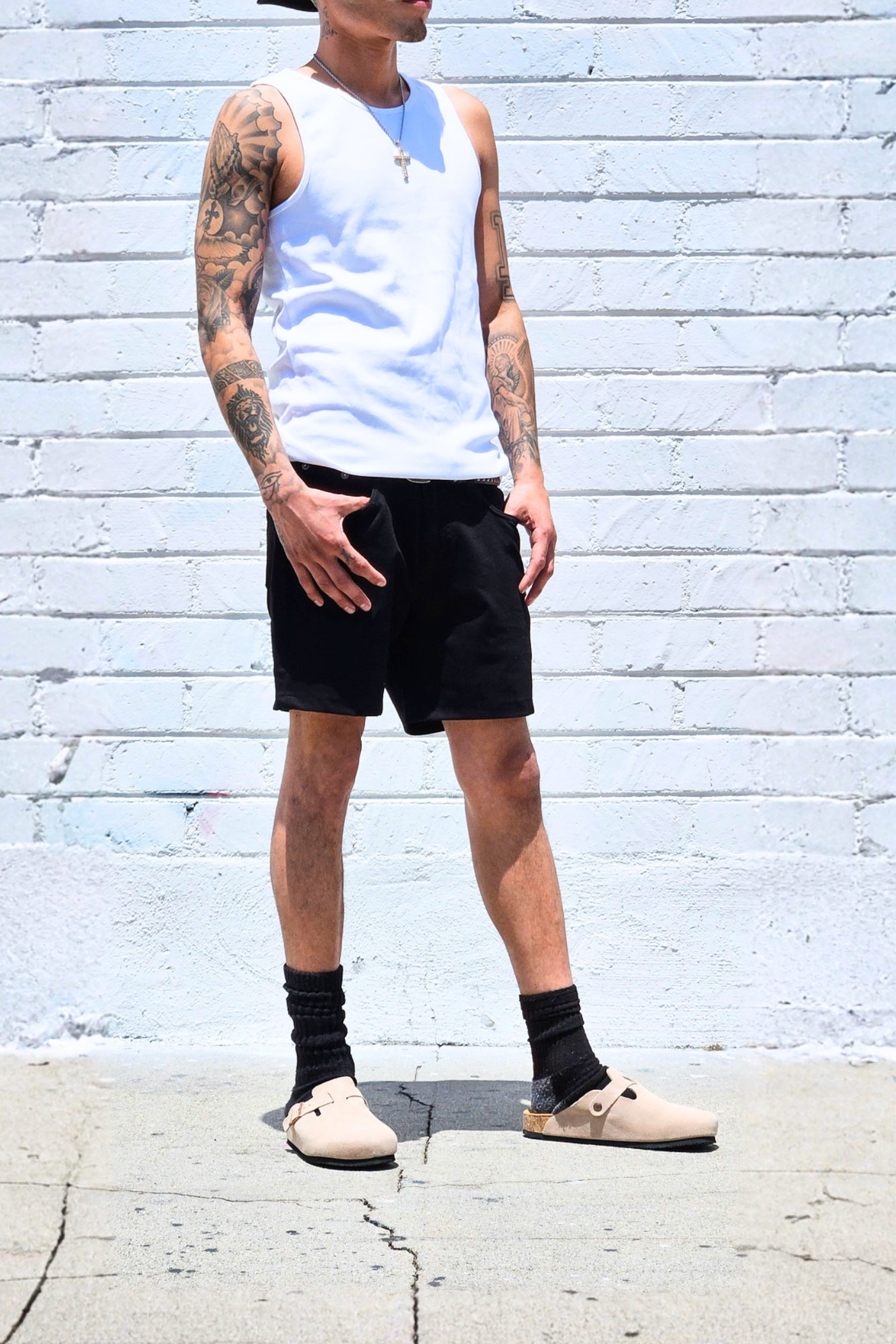 mens-black-denim-shorts-short-summer-festival-streetwear-outfits-casual.png