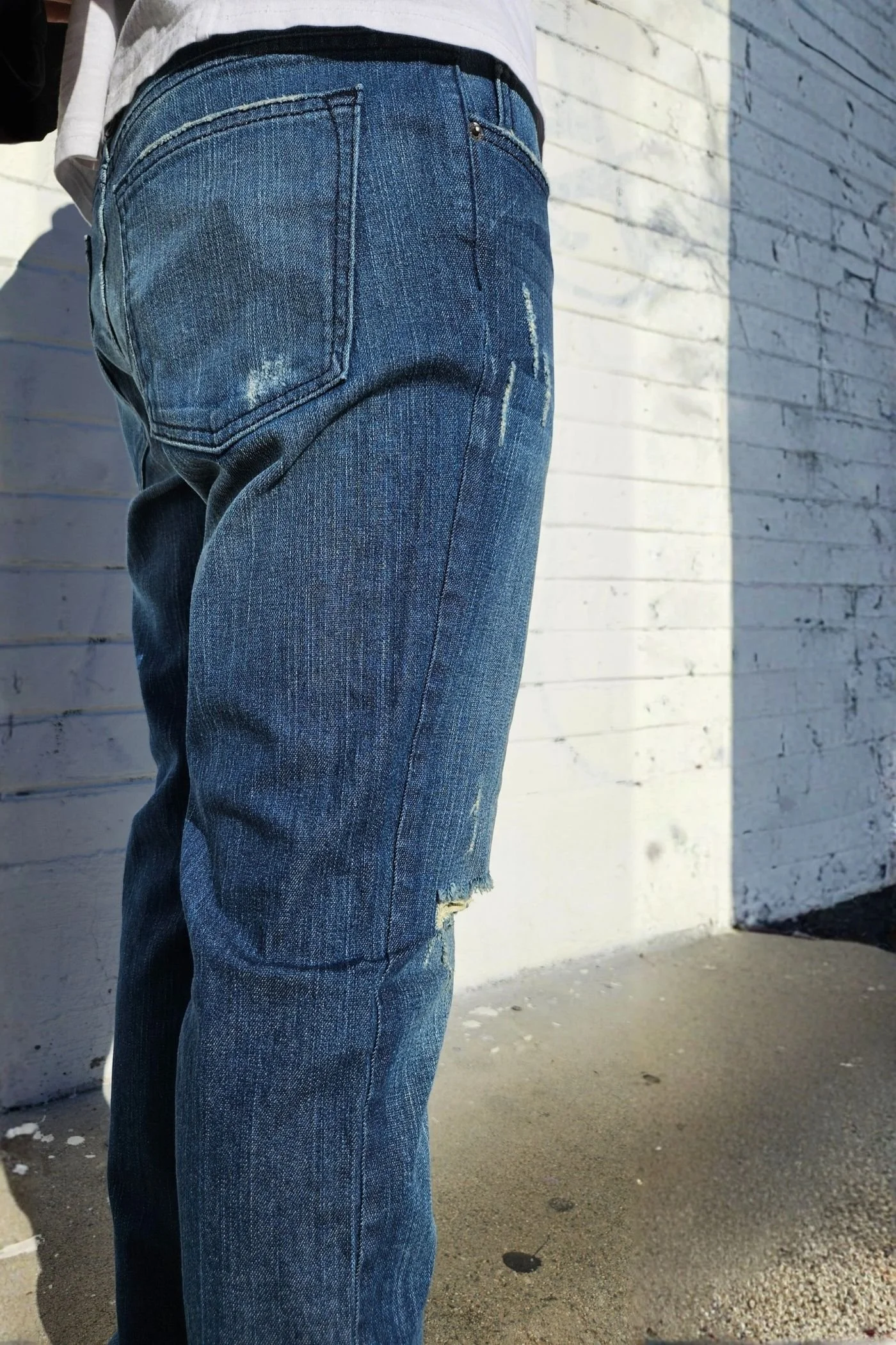 neo-blue-mens-tint-washed-navy-distressed-skinny-jeans-2000s-denim-fashion.jpg