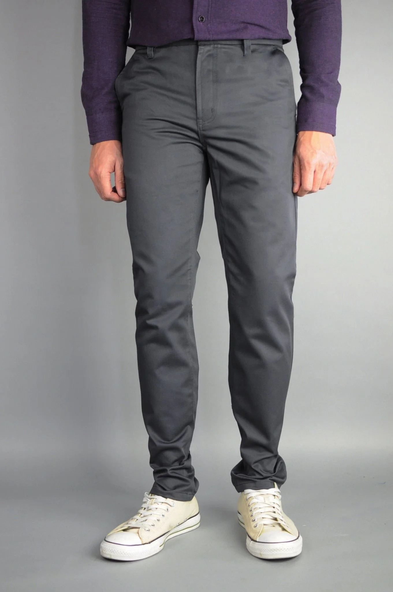 CHINO_-_6504_CHARCOAL-front_2048x2048.jpg