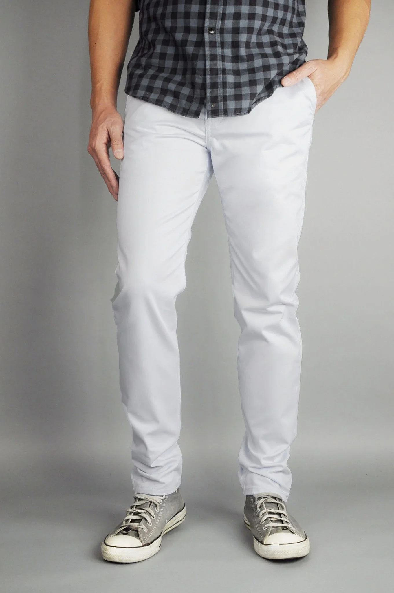 CHINO_-_6511_WHITE-front_2048x2048.jpg