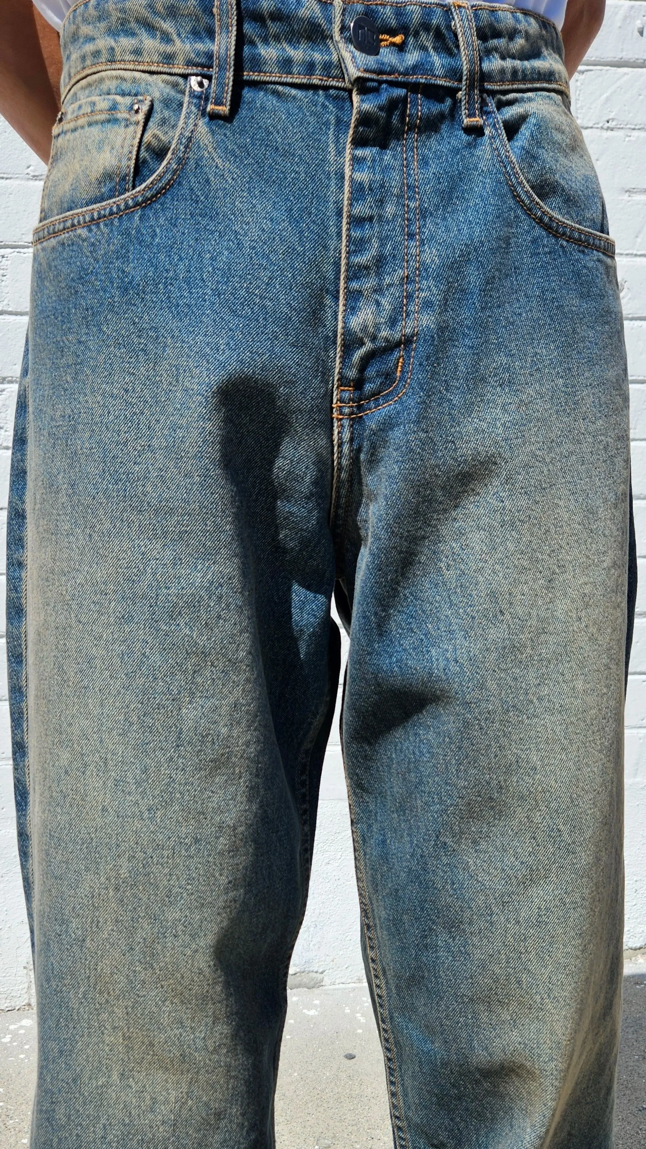 A Guide to Denim Washes: From Stone Wash to Dirty Jeans