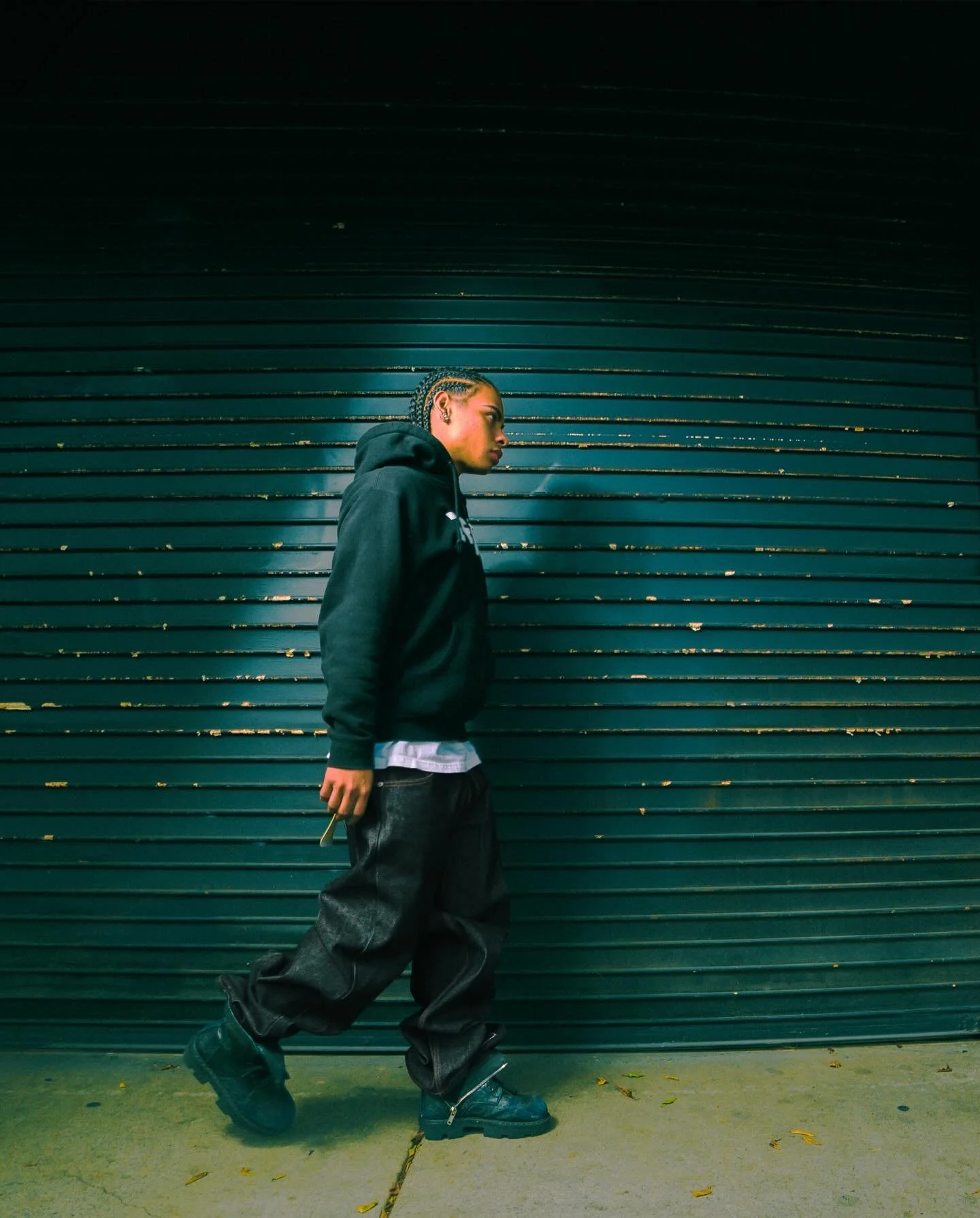 Raw Denim Indigo Black (Gold Stitch) Baggy Jeans

Made in Los Angeles &copy;