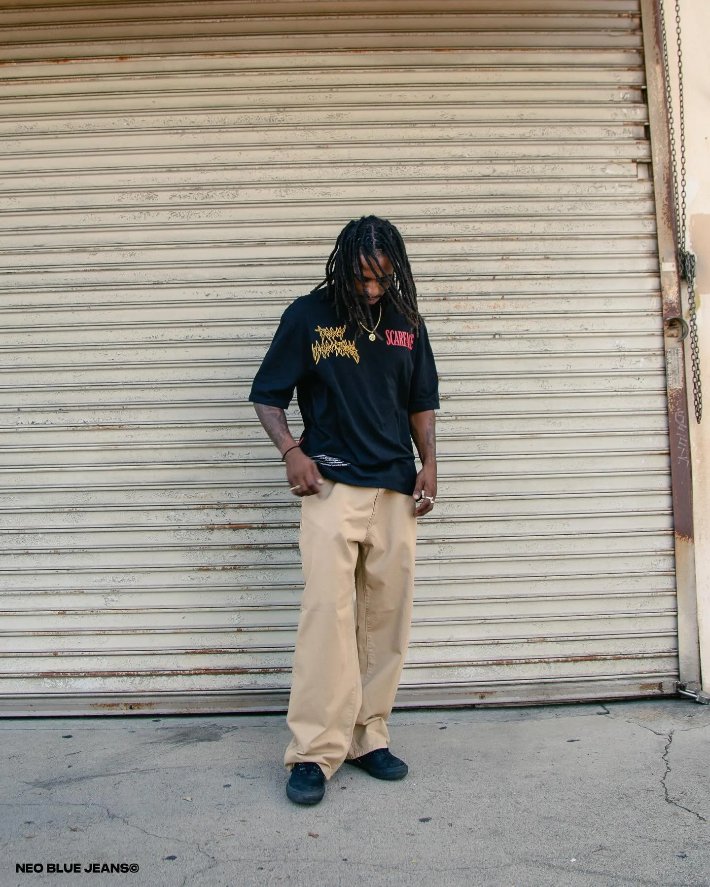 Chino 🛹

KHAKI 
BAGGY CHINO

Made in Los Angeles 
Neo blue jeans &copy;