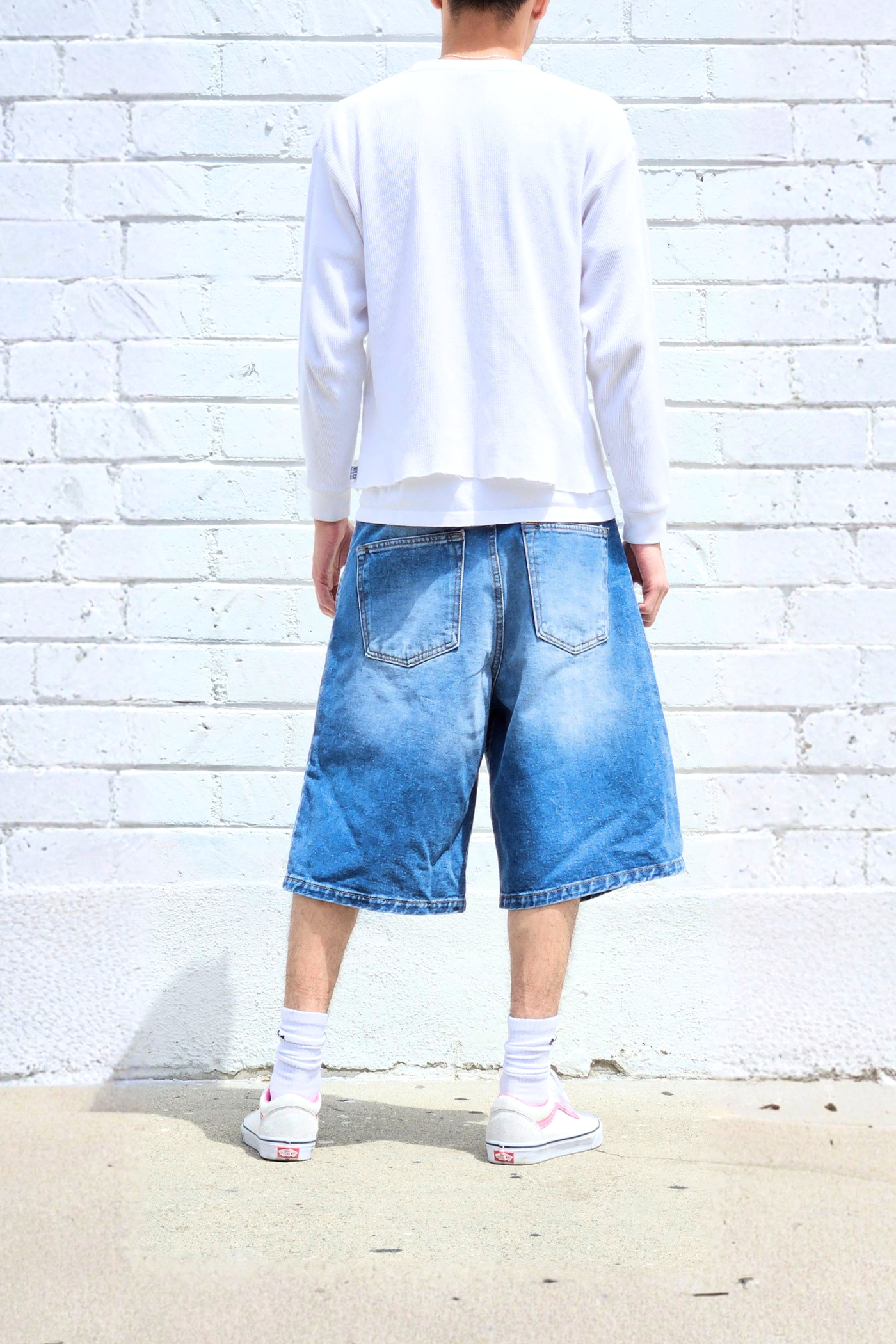 mens-medium-light-blue-fade-super-baggy-jean-shorts-summer-casual-streetwear-bermuda-denim-wide-fit-festival-look.png
