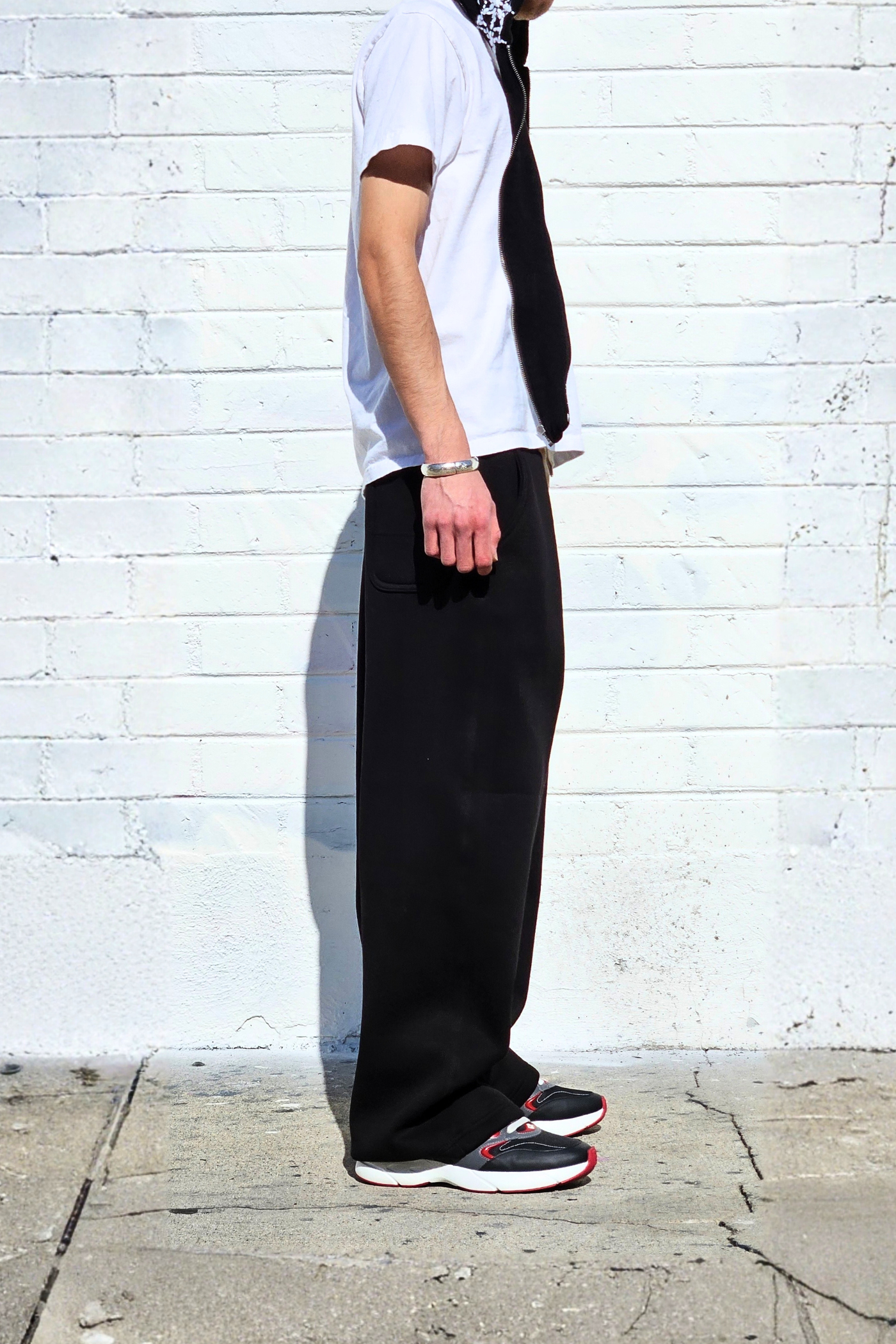mens-unisex-black-heavyweight-fleece-sweatpants-super-baggy-subtle-barrel-fit.png