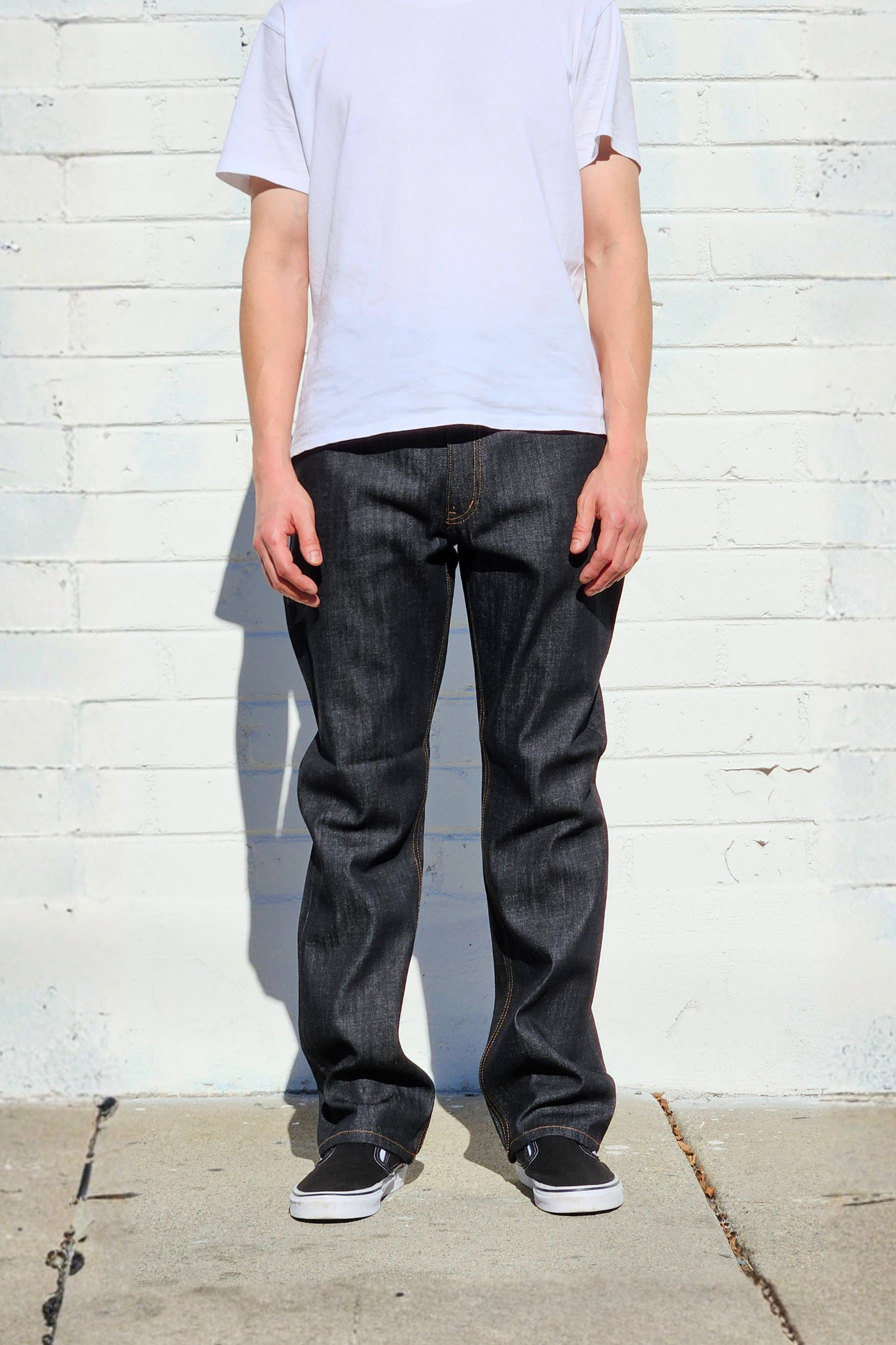 neo-blue-mens-indigo-black-gold-stitch-straight-leg-jeans-premium-streetwear-denim.png