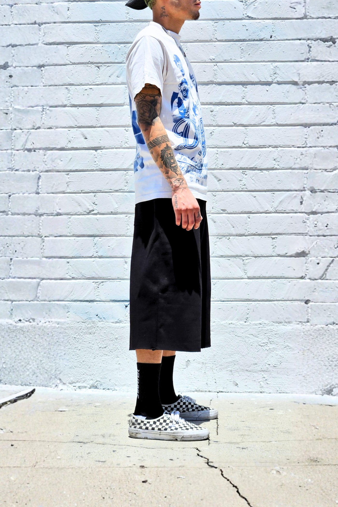 black-below-knee-shorts.png
