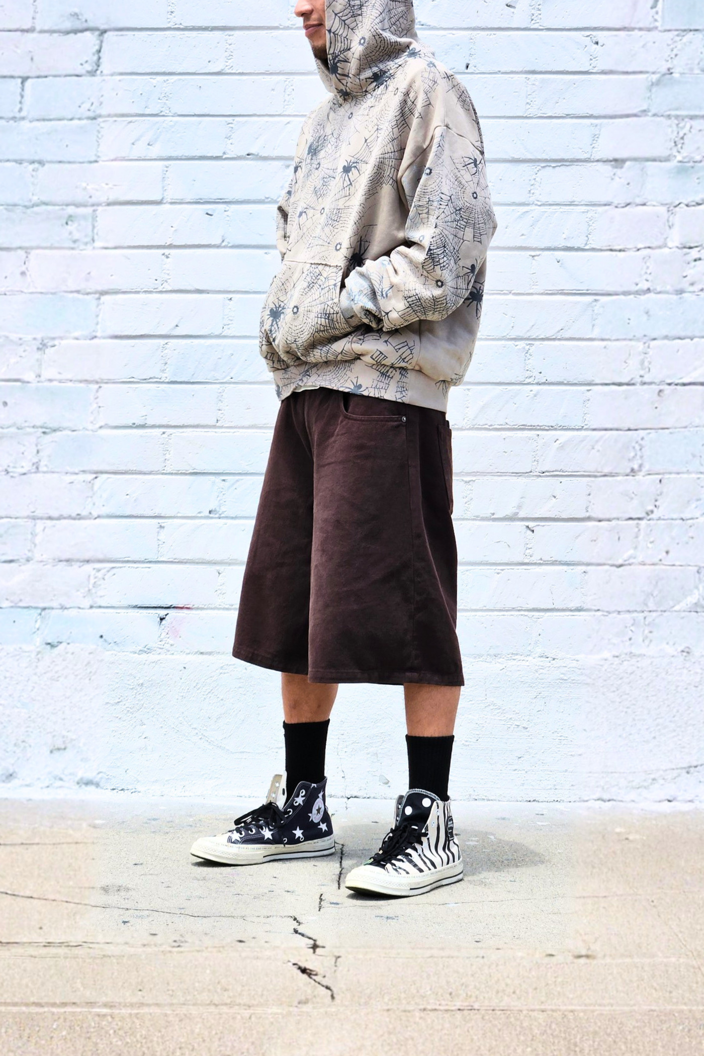 brown-streetwear-jean-shorts.png