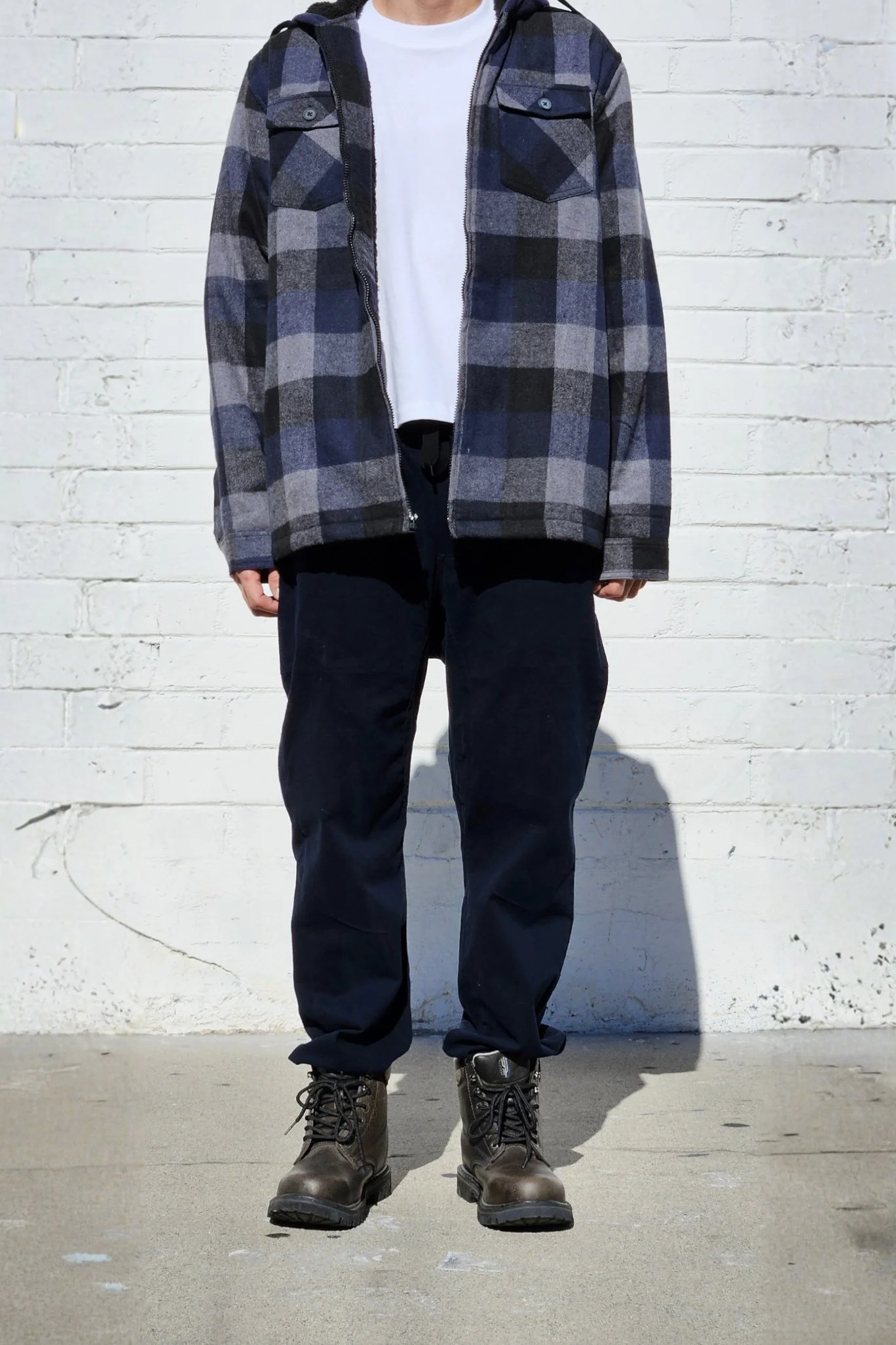 mens-navy-jogger-pants-relaxed-workwear-boots-outfit.jpg