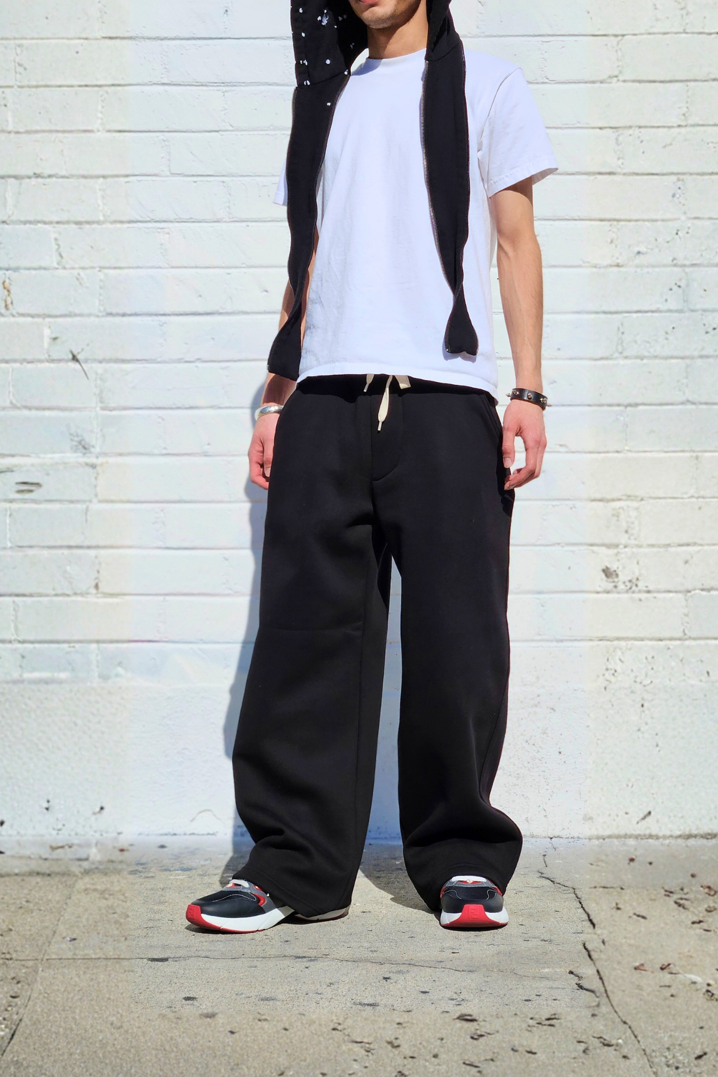 mens-unisex-black-heavyweight-fleece-sweatpants-super-baggy-fit.png