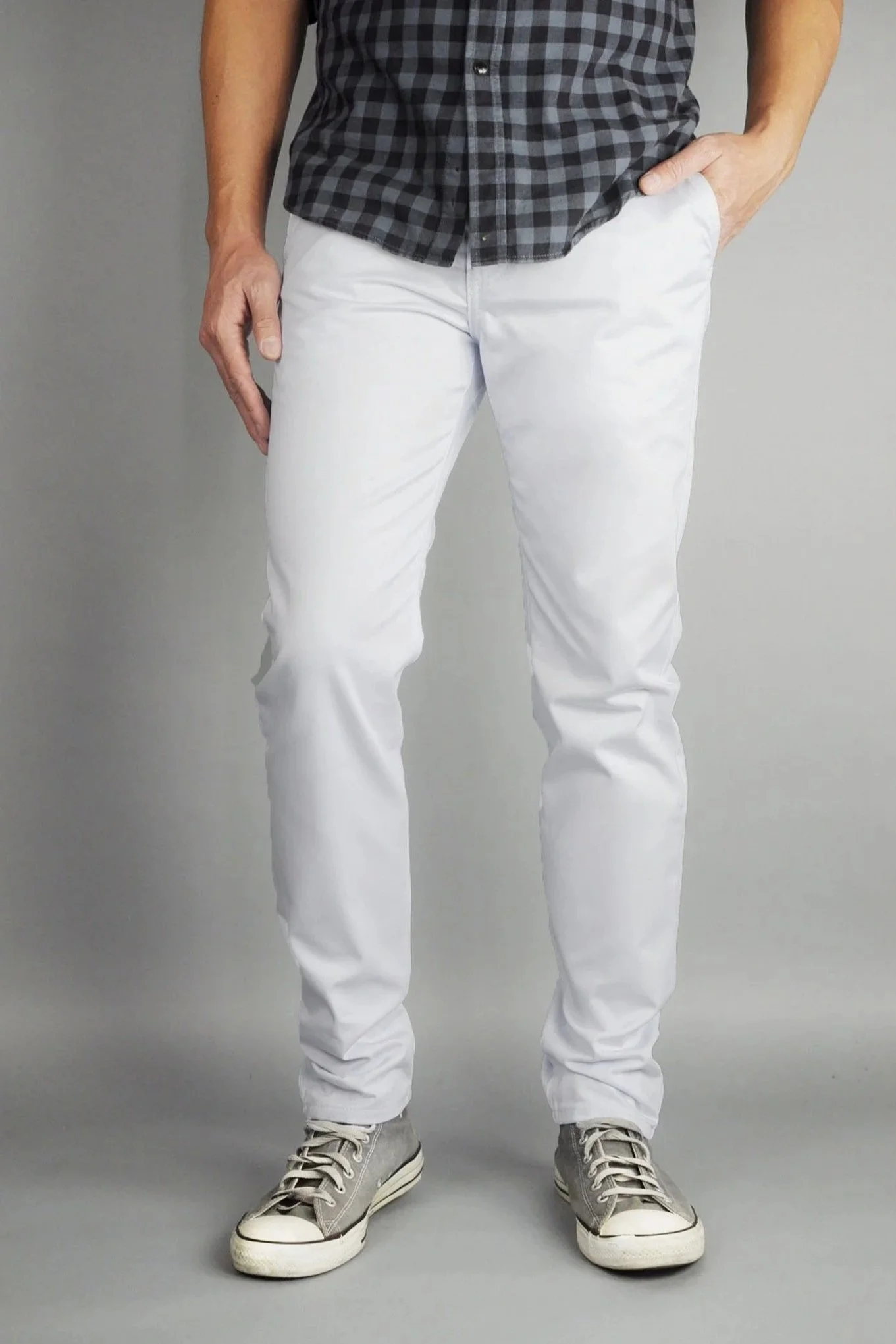 CHINO_-_6511_WHITE-front_2048x2048.jpg