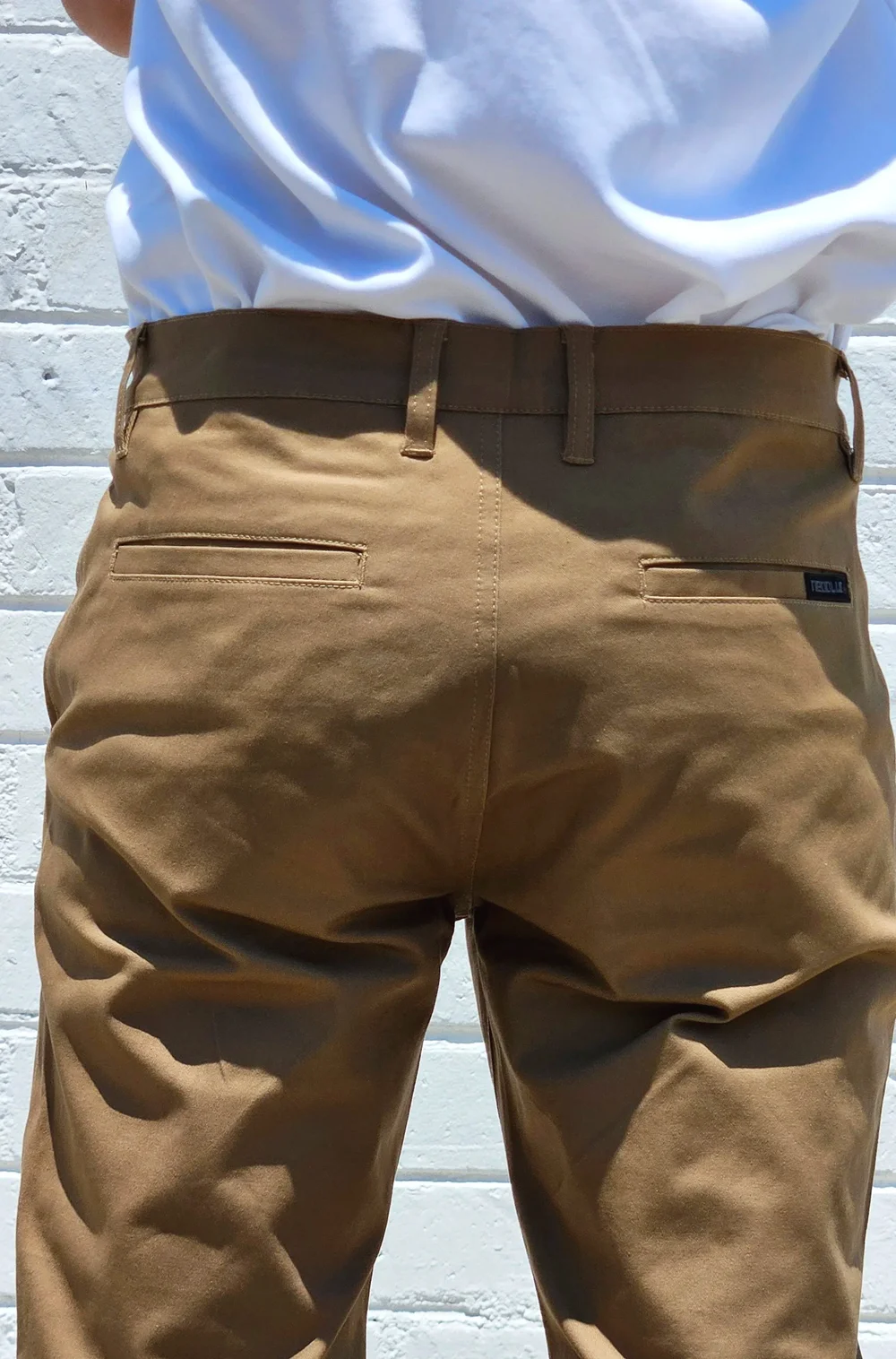 Pantalon Chino Camel Satiné HIGH USE - Taille 38 (US 27) - Neuf Avec étiquette - Couleur Marron, Coupe Régulière - Fabriqué En Italie