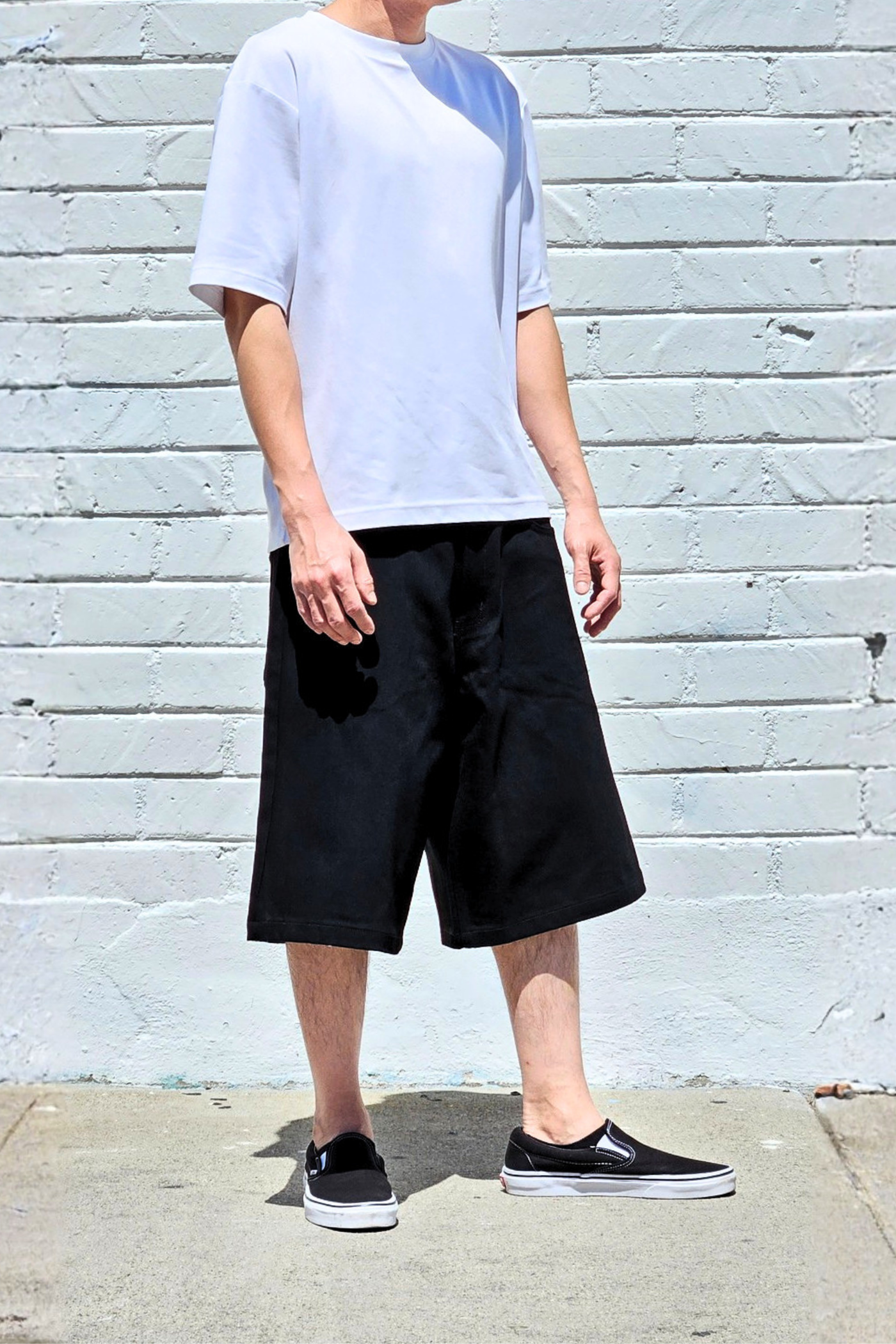 black-baggy-denim-shorts-bermuda-wide-jeans-mens-unisex-daily-streetwear-festival-summer-outfit.png