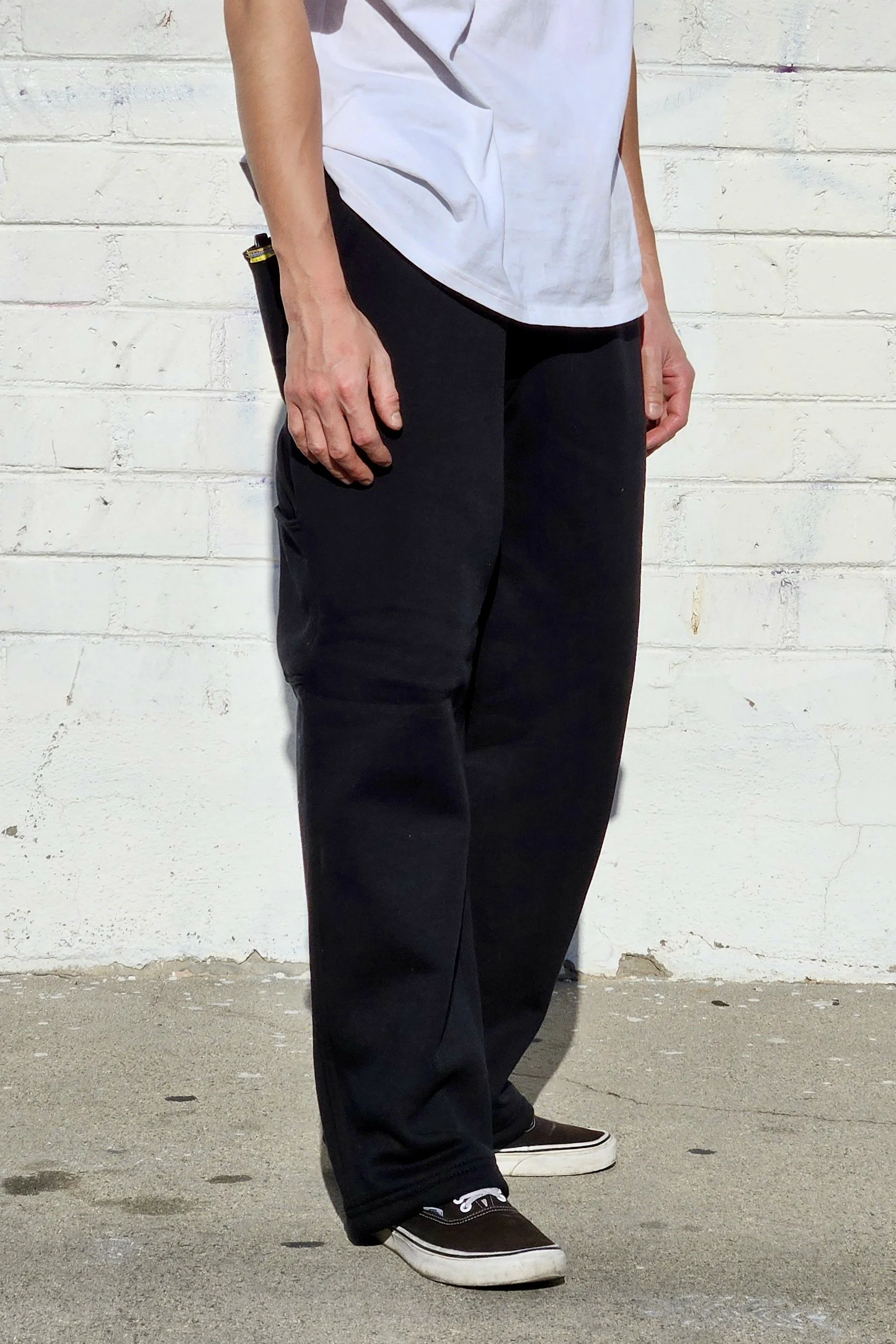 mens-heavyweight-baggy-wide-leg-sweatpants-black.jpeg