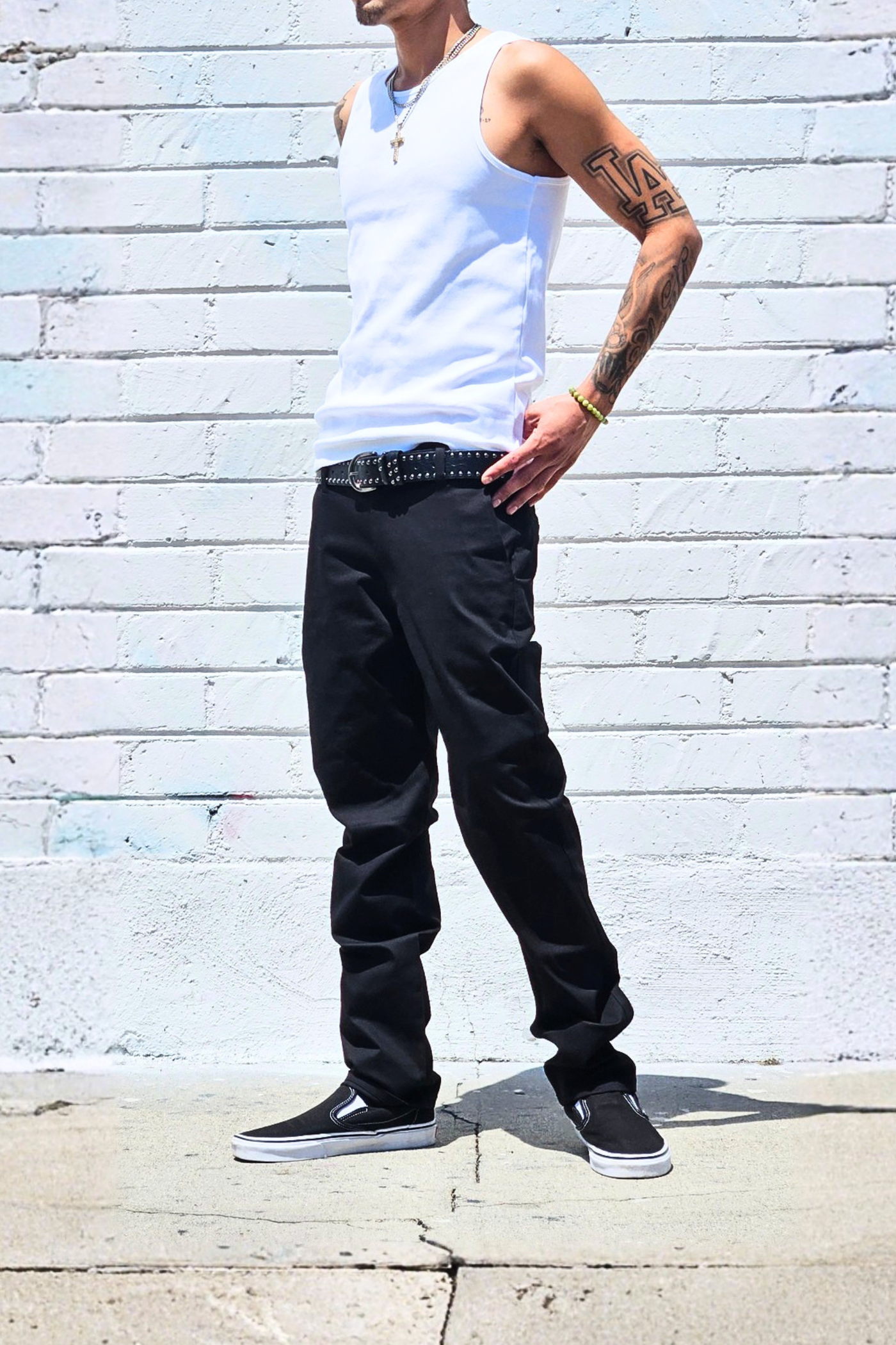 black-mens-chino-pants.png