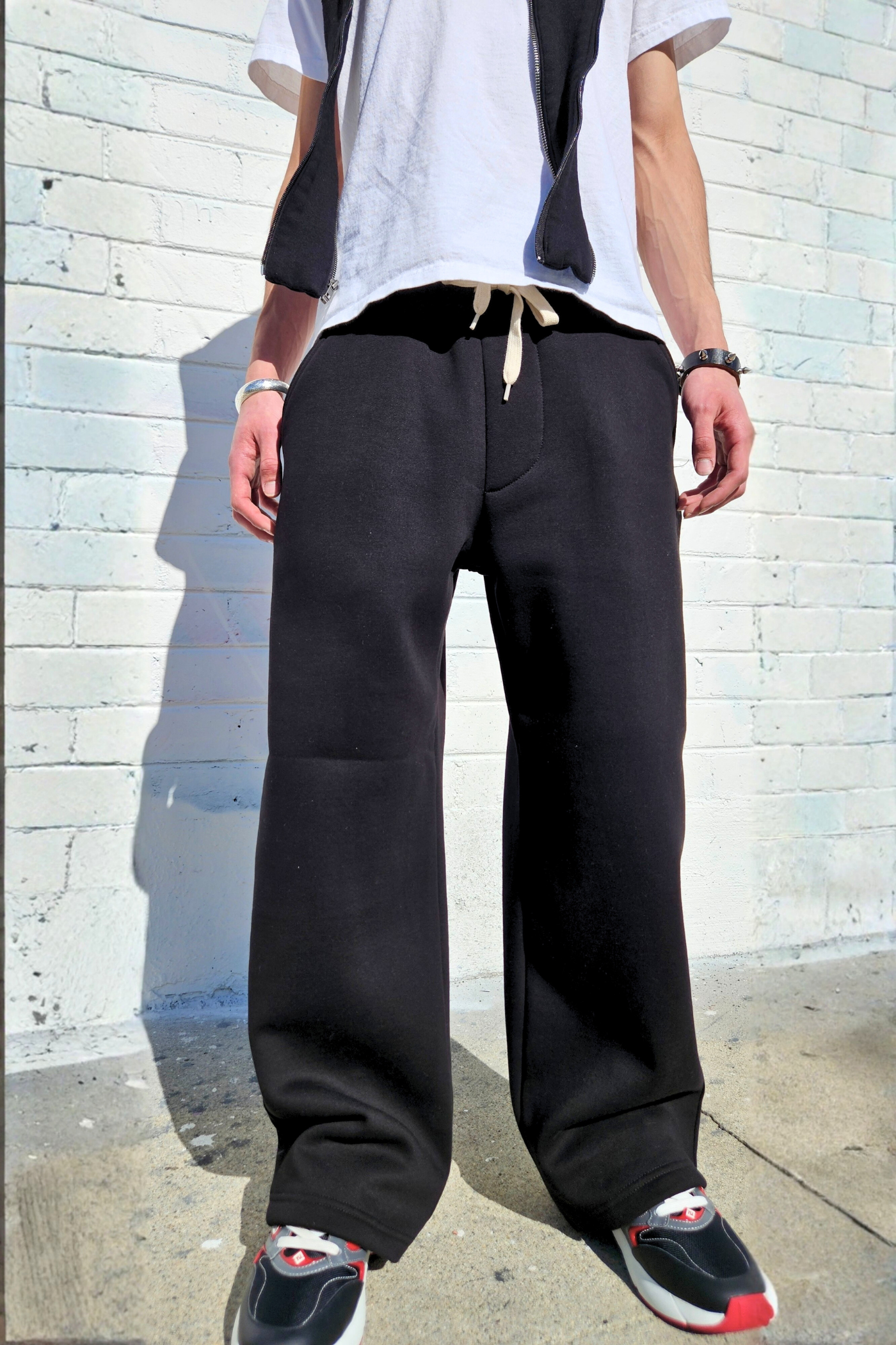 mens-unisex-black-heavyweight-fleece-sweatpants-super-baggy-fit-dailiy-comfortwear.png