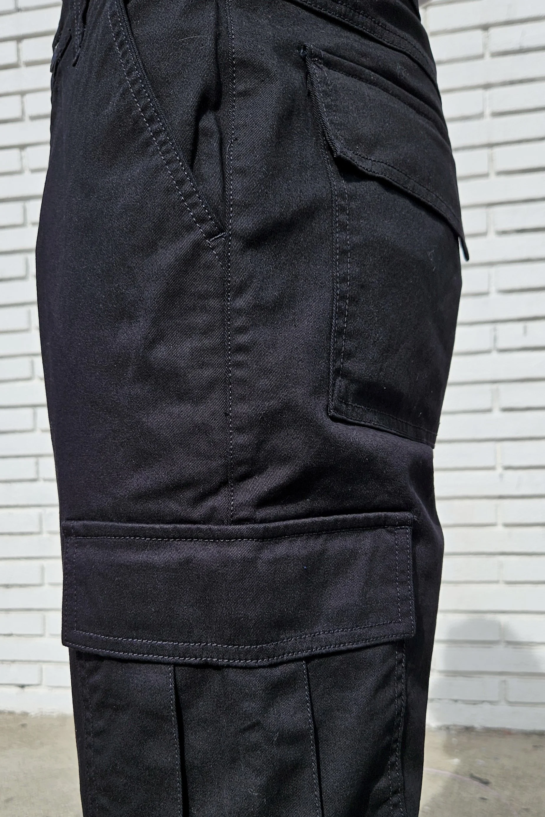 black-cargo-baggy-pants-mens-workwear-side.jpeg