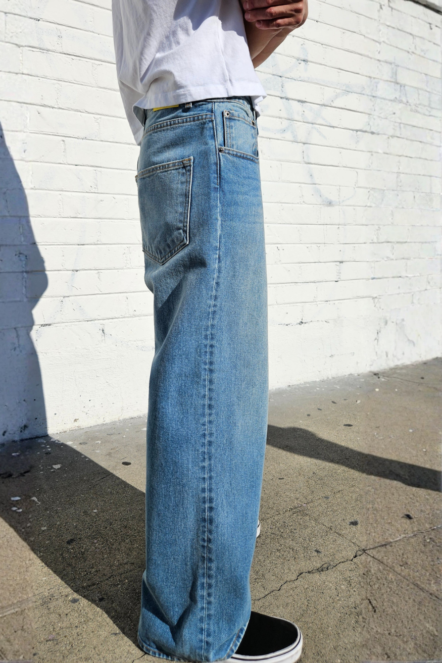 tinted-medium-blue-fade-mens-super-baggy-jeans-streetstyle-fit.png