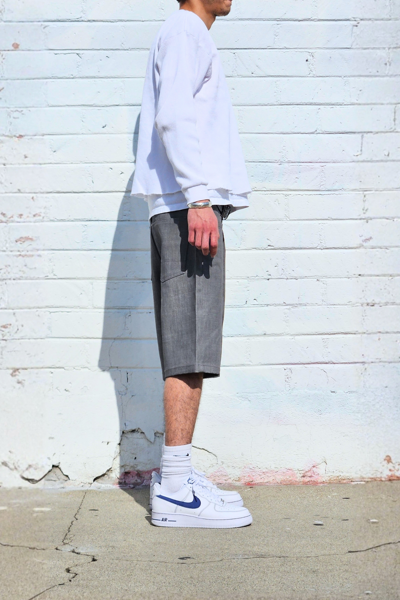 raw-denim-light-grey-bermuda-shorts-mens-casual-streetwear-fit.png