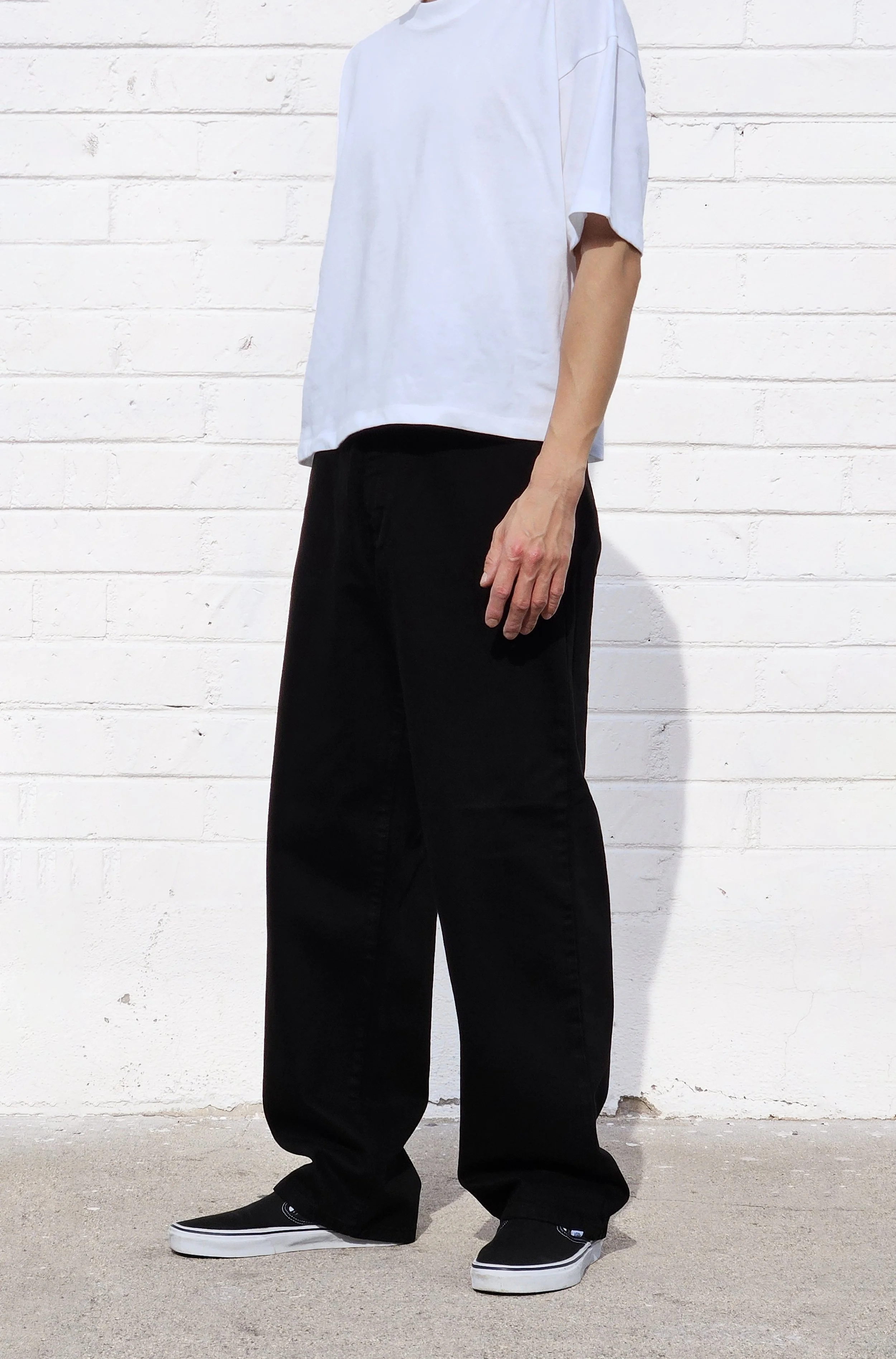 mens-black-baggy-bull-denim-chino-pants-casual-streetwear-outfit-inspo.jpg