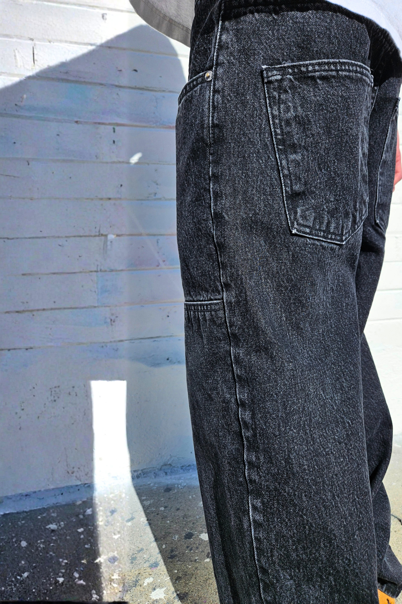 vintage-black-wash-double-knee-carpenter-baggy-jeans-mens-unisex-streetwear-denim-detail.png