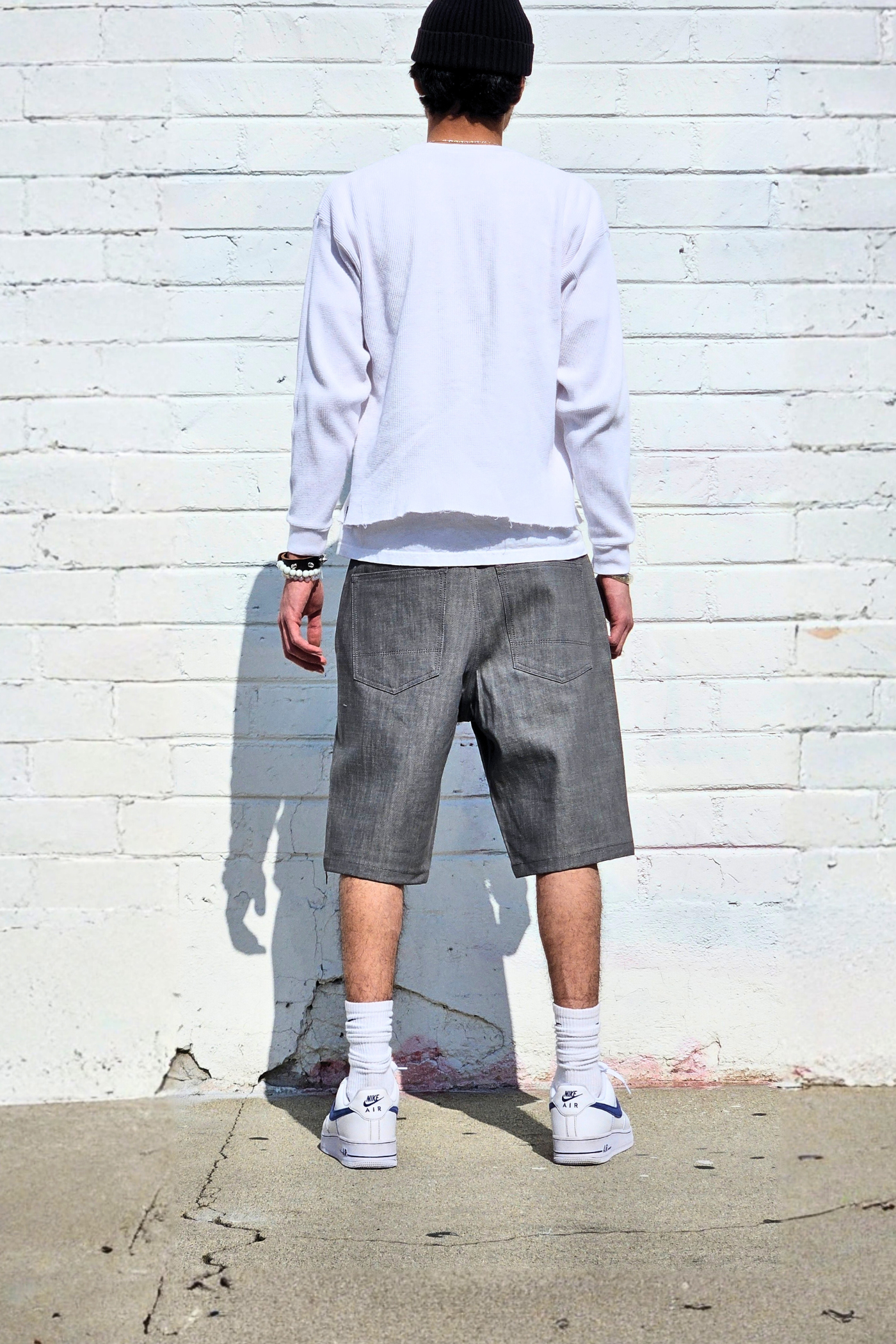 raw-denim-light-grey-bermuda-shorts-mens-casual-streetwear-daily-look.png