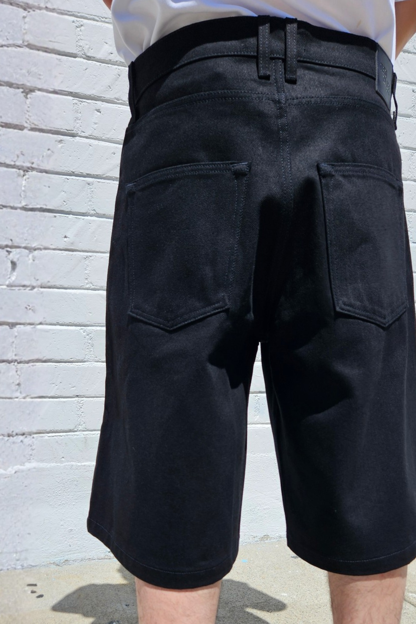 black-baggy-denim-shorts-bermuda-wide-jeans-mens-unisex-daily-streetwear-festival-fashion-casual.png