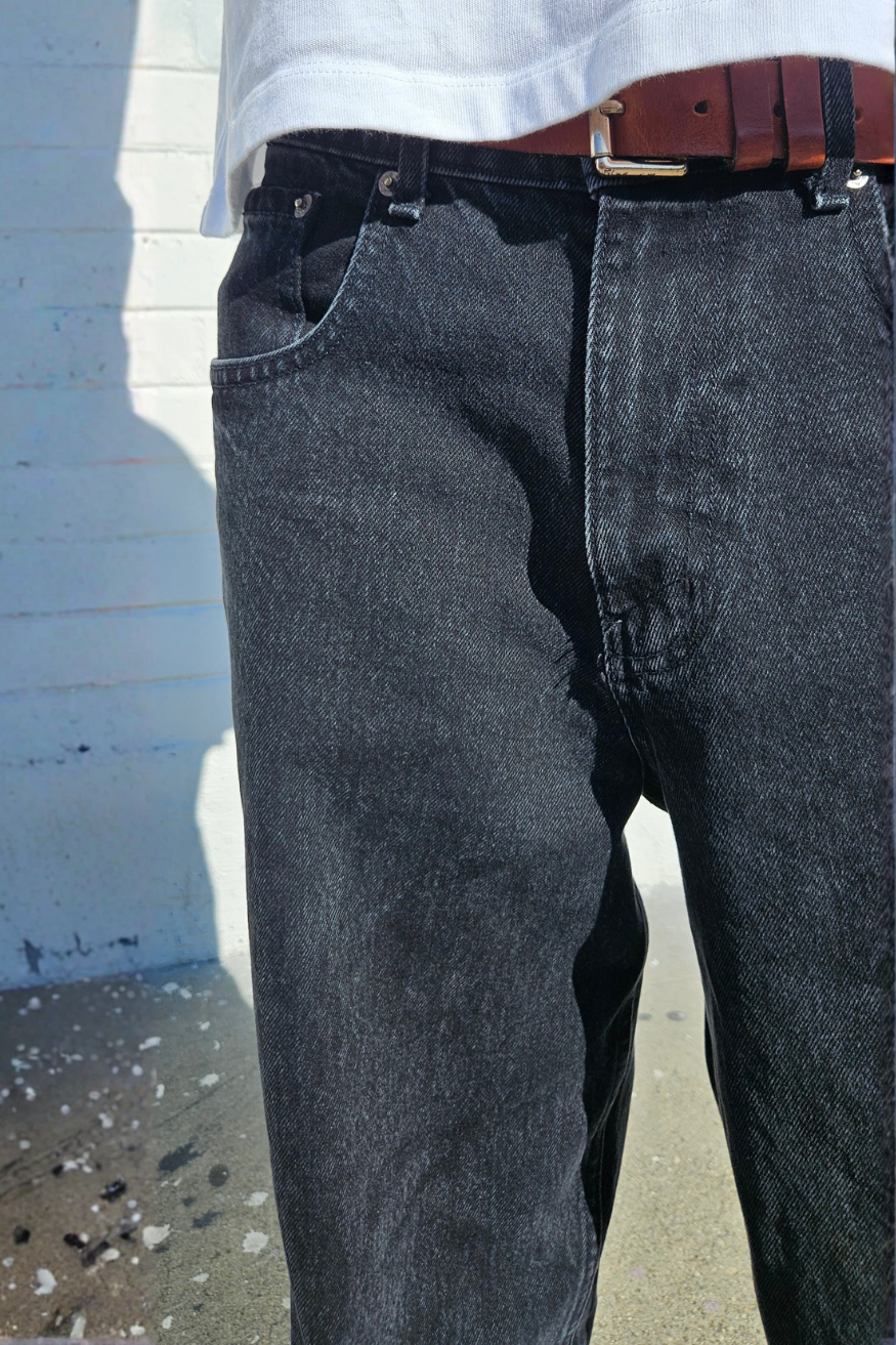 vintage-black-mens-super-baggy-jeans-essential-streetwear.png