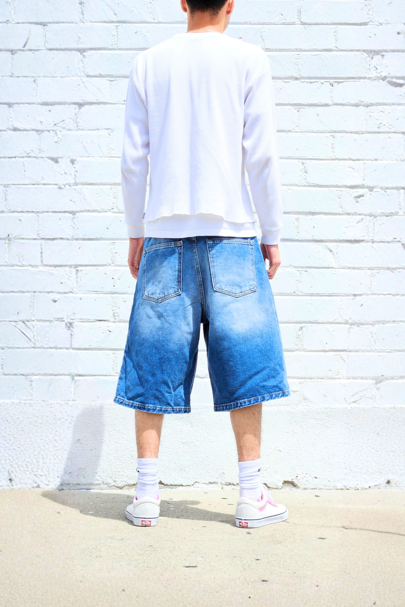 mens-medium-light-blue-fade-super-baggy-jean-shorts-summer-casual-streetwear-bermuda-daily-denim.png
