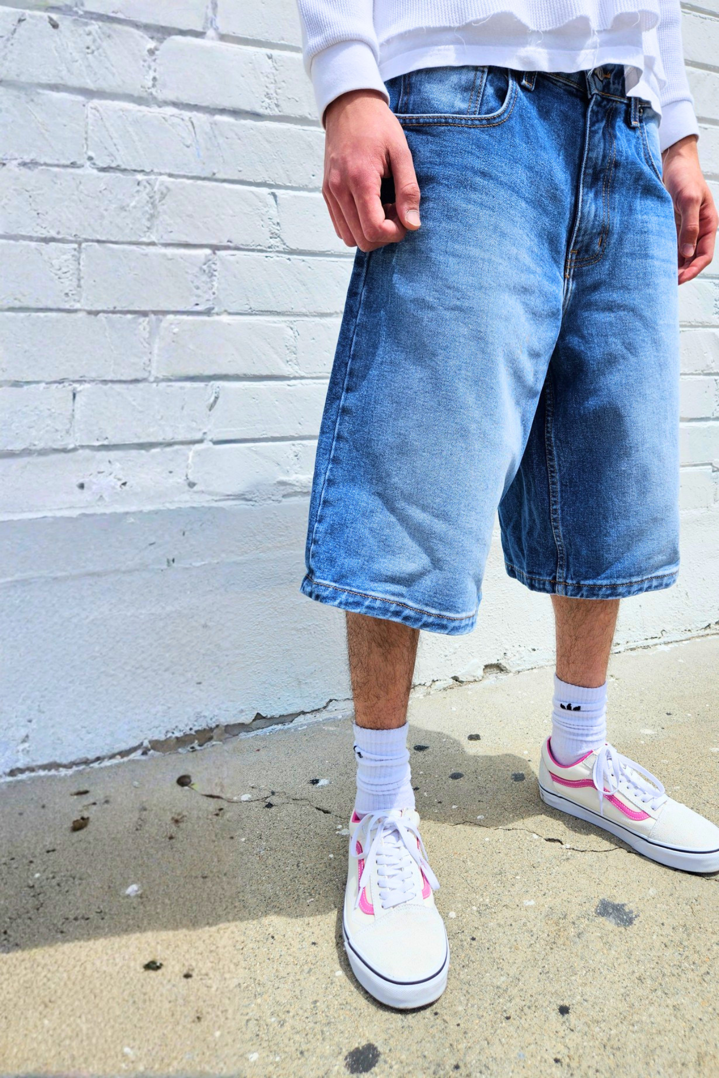 mens-medium-light-blue-fade-super-baggy-jean-shorts-summer-casual-streetwear-denim-festival-aesthetic.png