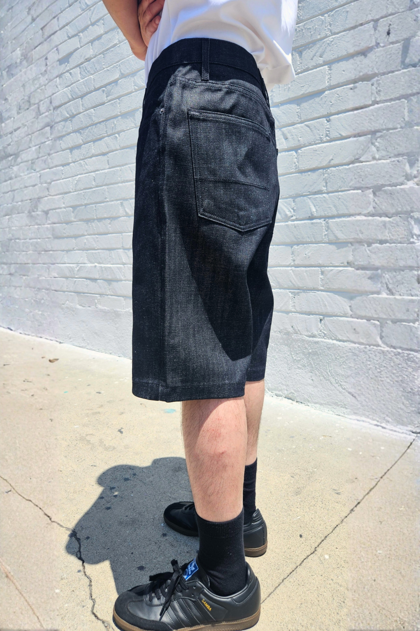 neo-blue-jeans-mens-indigo-black-denim-shorts-relaxed-casual-streetwear-fit.png