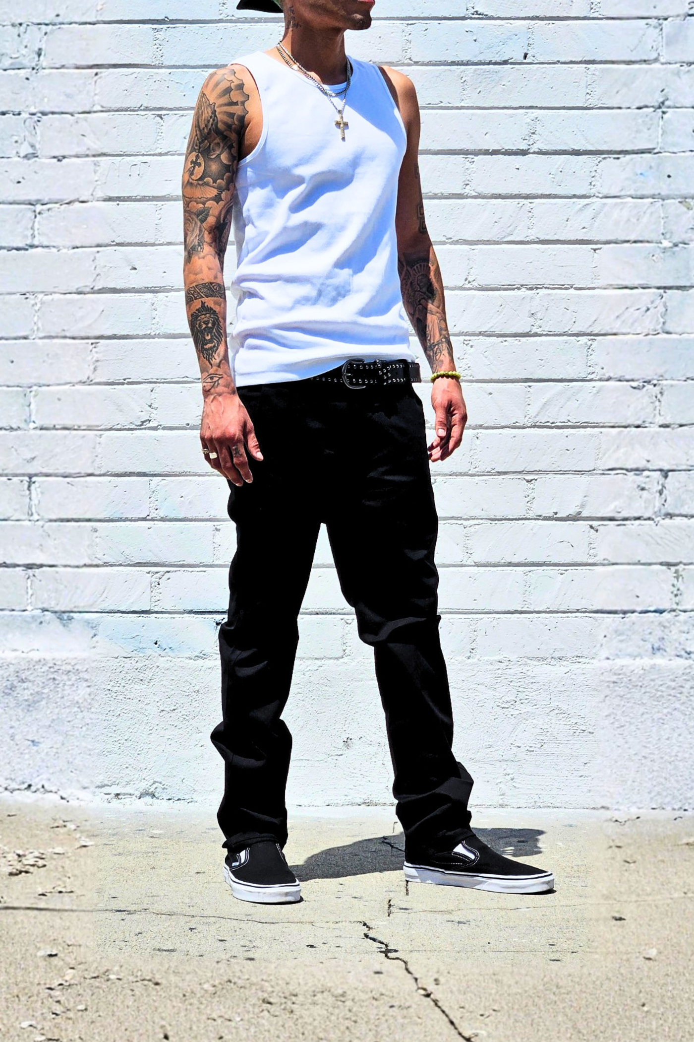 black-essentialchino-pants.png
