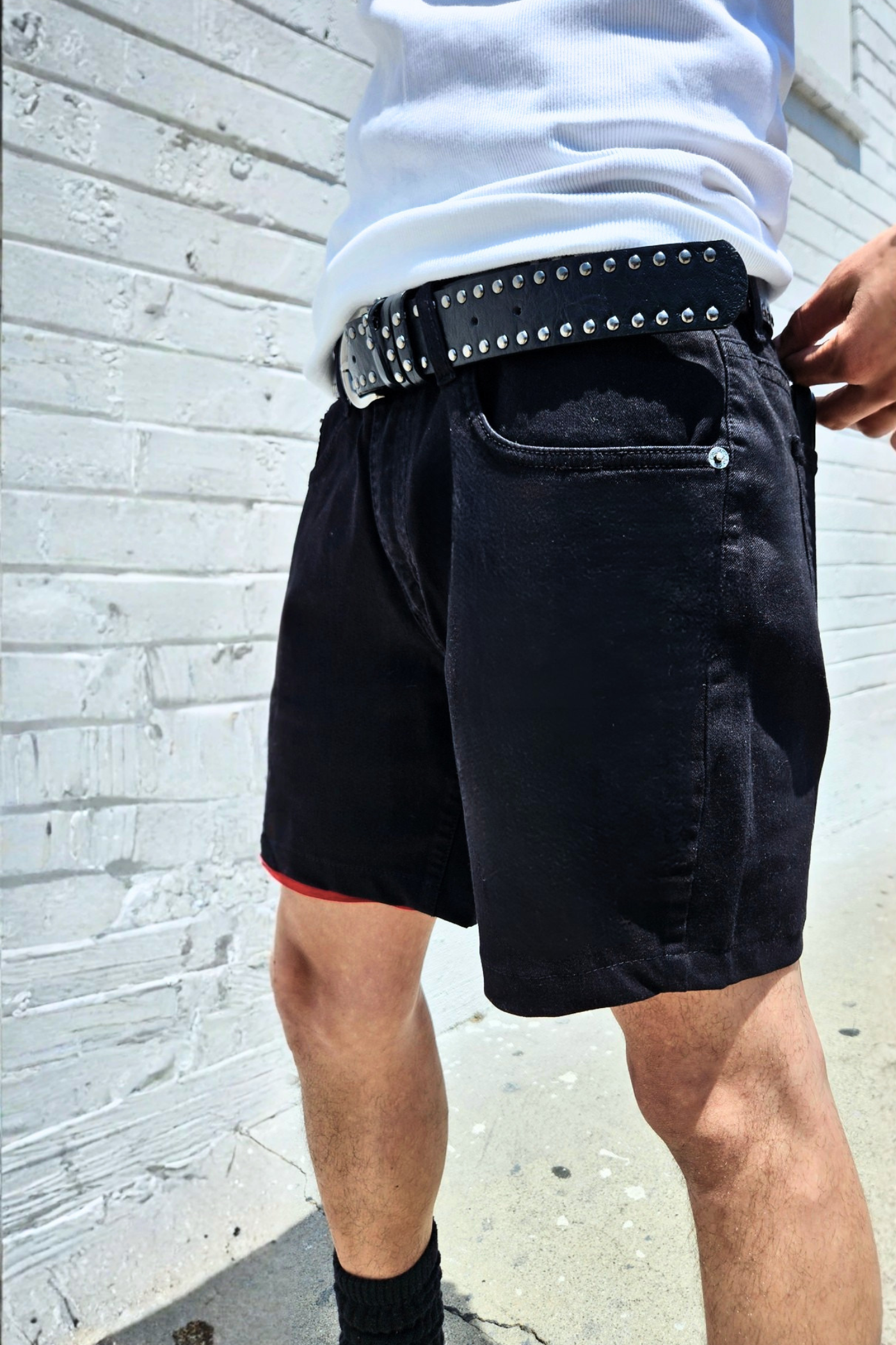 mens-black-denim-shorts-short-summer-festival-streetwear-outfit-fashion.png