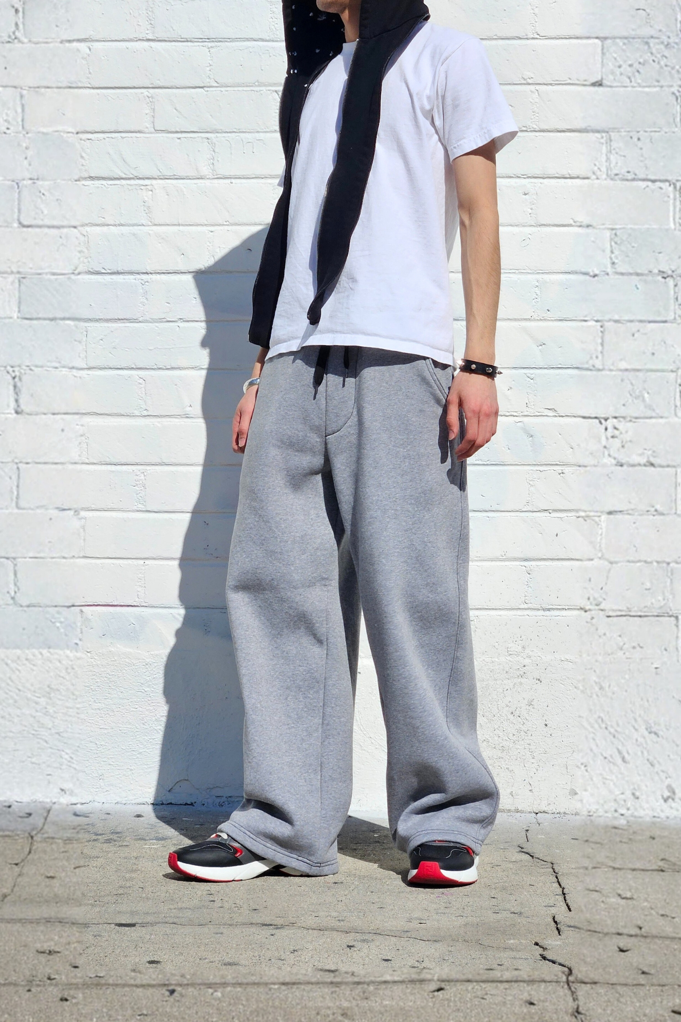 mens-unisex-grey-heavyweight-fleece-sweatpants-super-baggy-fit-streetwear-essentials.png