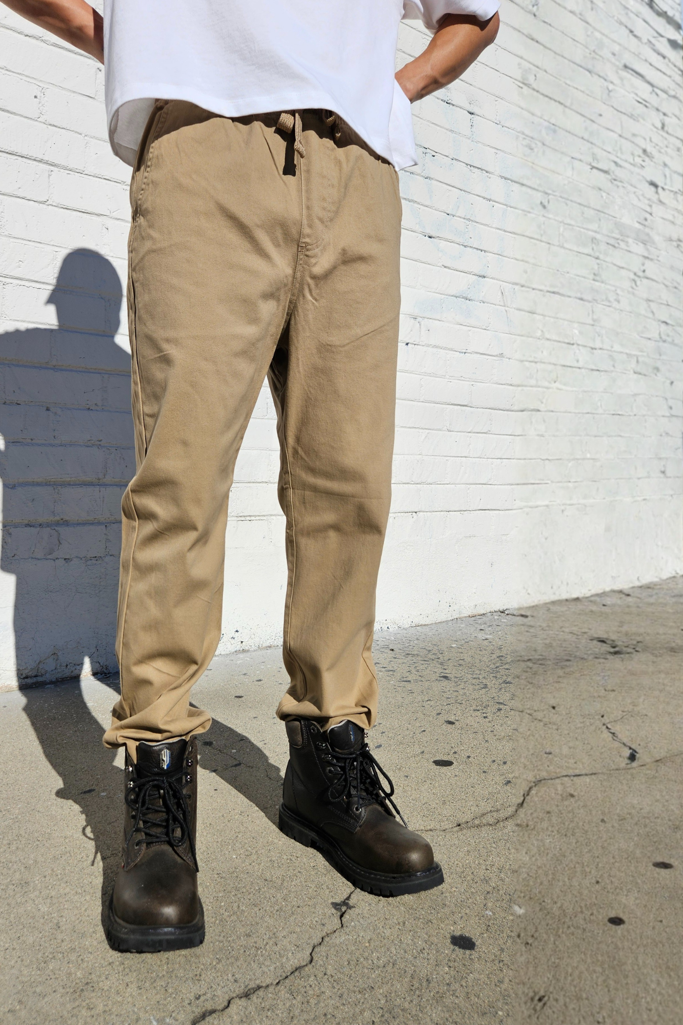 khaki-jogger-pants-mens-streetwear-boots-outfit.png