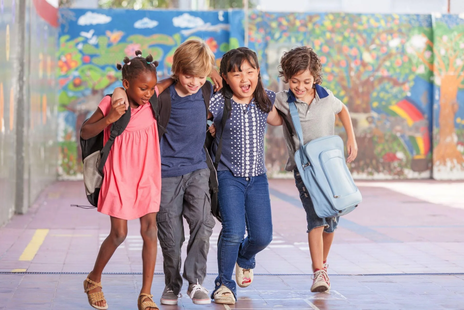 детская фотосессия на природе летом. дети задирают юбки. Under child. истерика у ребенка. Tuyu kuraberarekko.